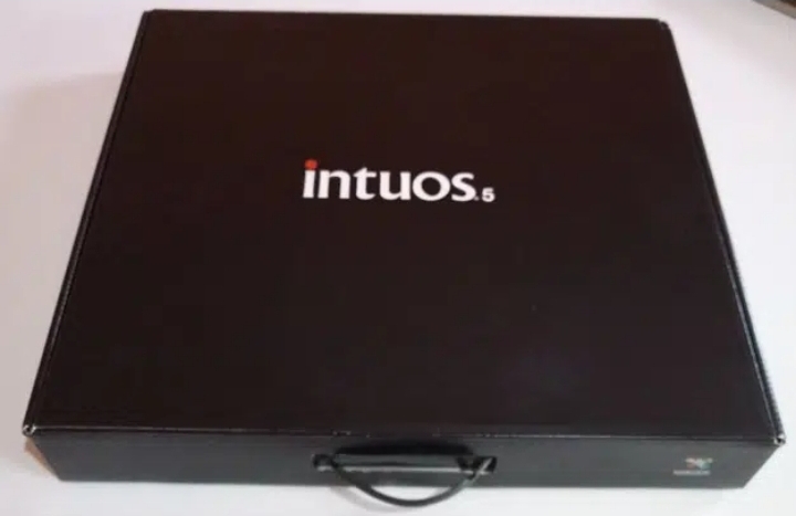 تابلت جرافيك واكوم انتوس 5 مديم wacom intuos 5 medium