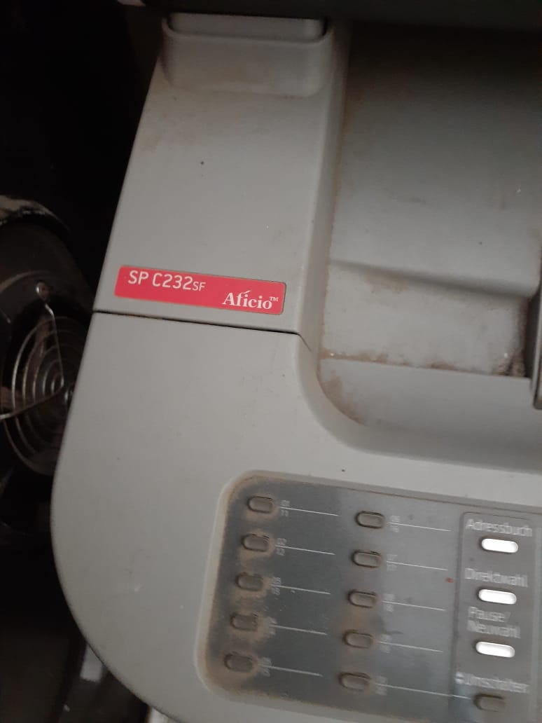 طابعة ليزر الوان