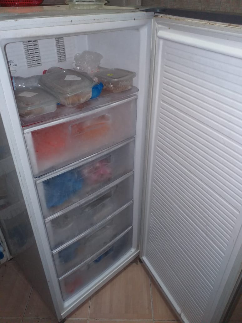 ديب فريزر توشيبا نوفروست 5 درج + رف بالضمان 230 لتر موديل GF-22H