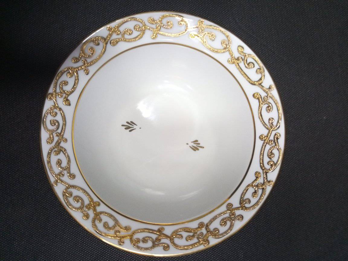 طقم صيني تركي هاند ميد مطلي بماء الدهب 90ق