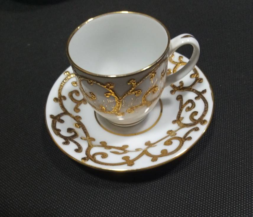 طقم صيني تركي هاند ميد مطلي بماء الدهب 90ق