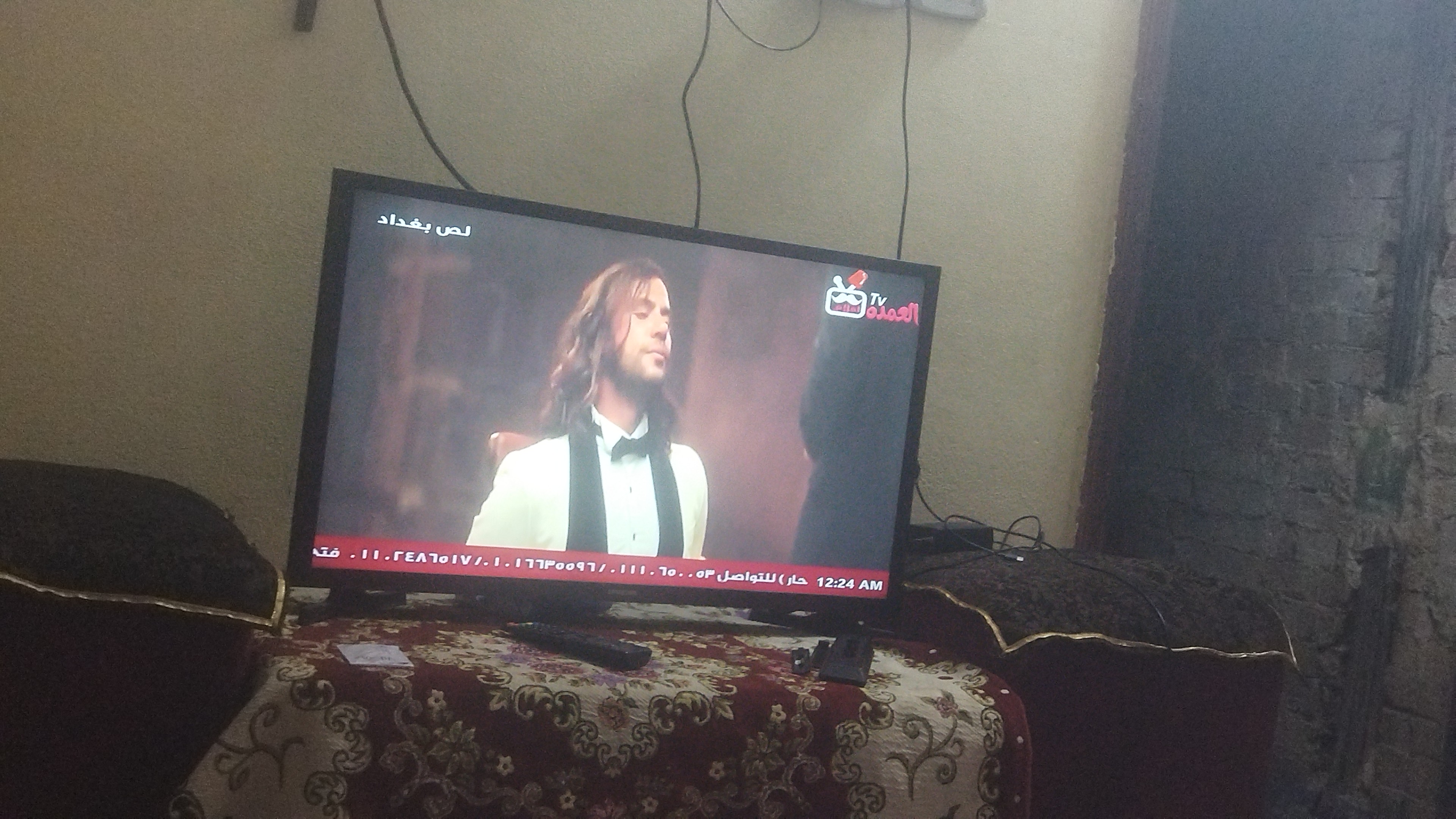 شاشه سامسونج 32 بوصة عادية بالكرتونة وجميع المشتملات