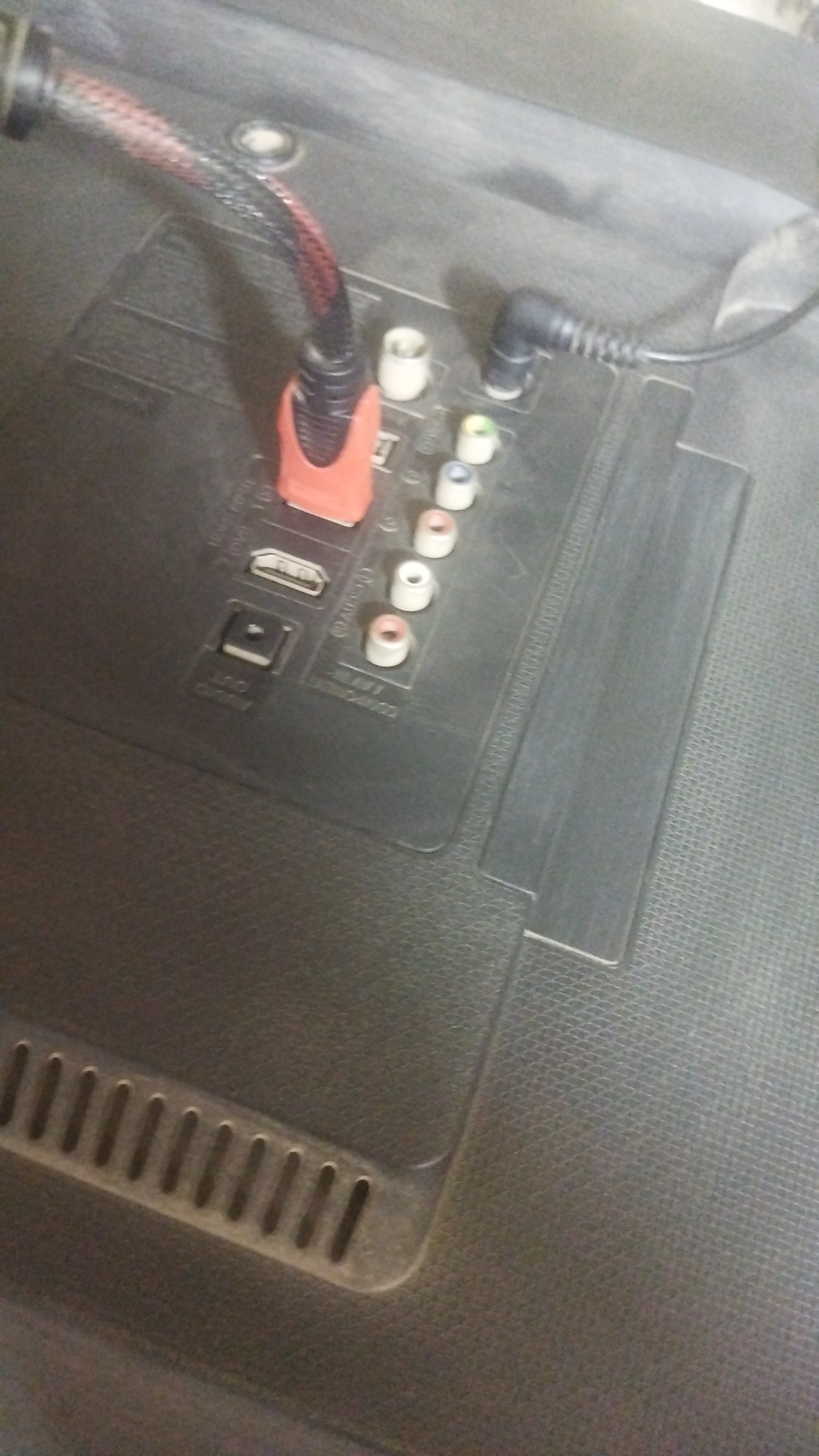 شاشه سامسونج 32 بوصة عادية بالكرتونة وجميع المشتملات