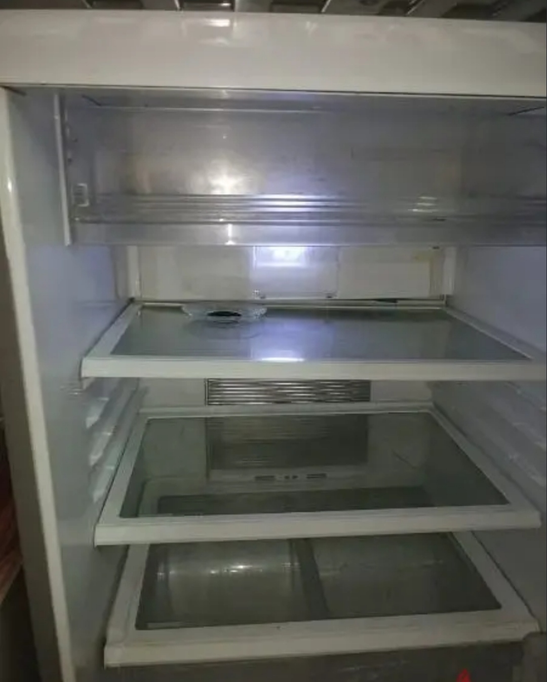 ثلاجه شارب 18 ديجيتال