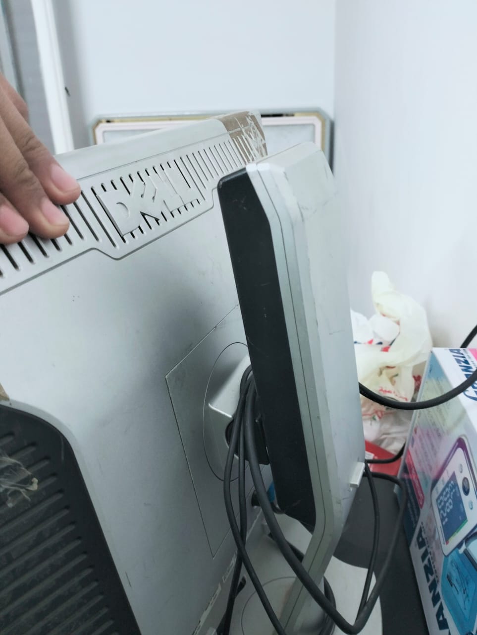 جهاز كمبيوتر ماركة dell