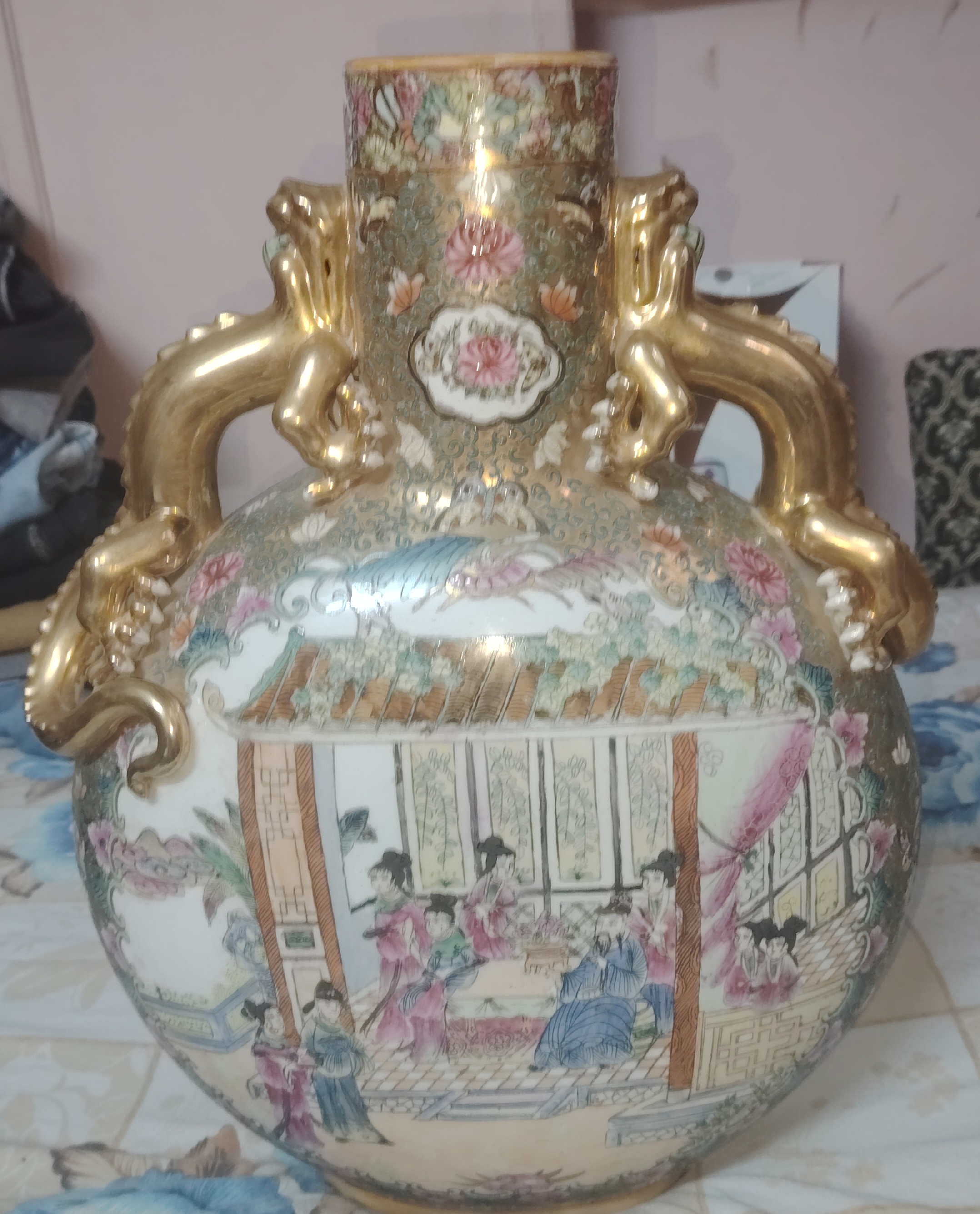 تحف فنيه فاخرة و قديمه