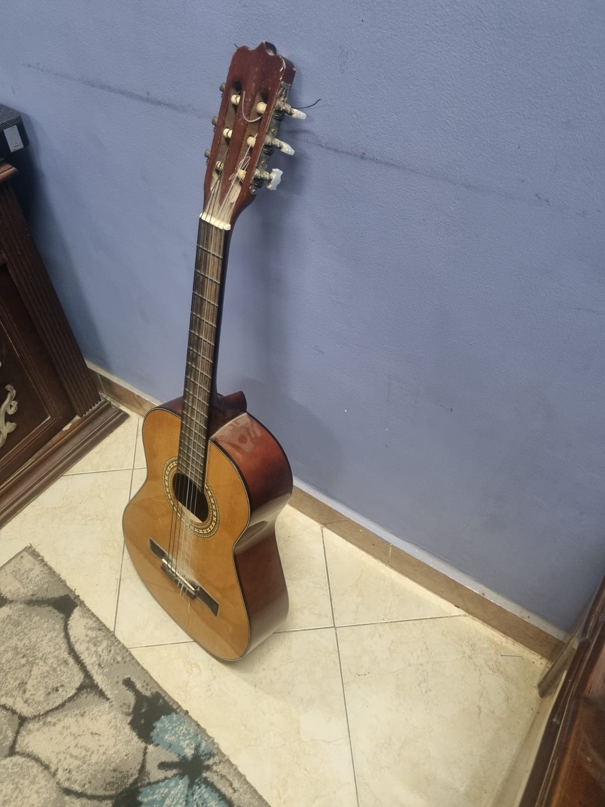 Vintage Classical Guitar – 18 Years Old – Good Condition
