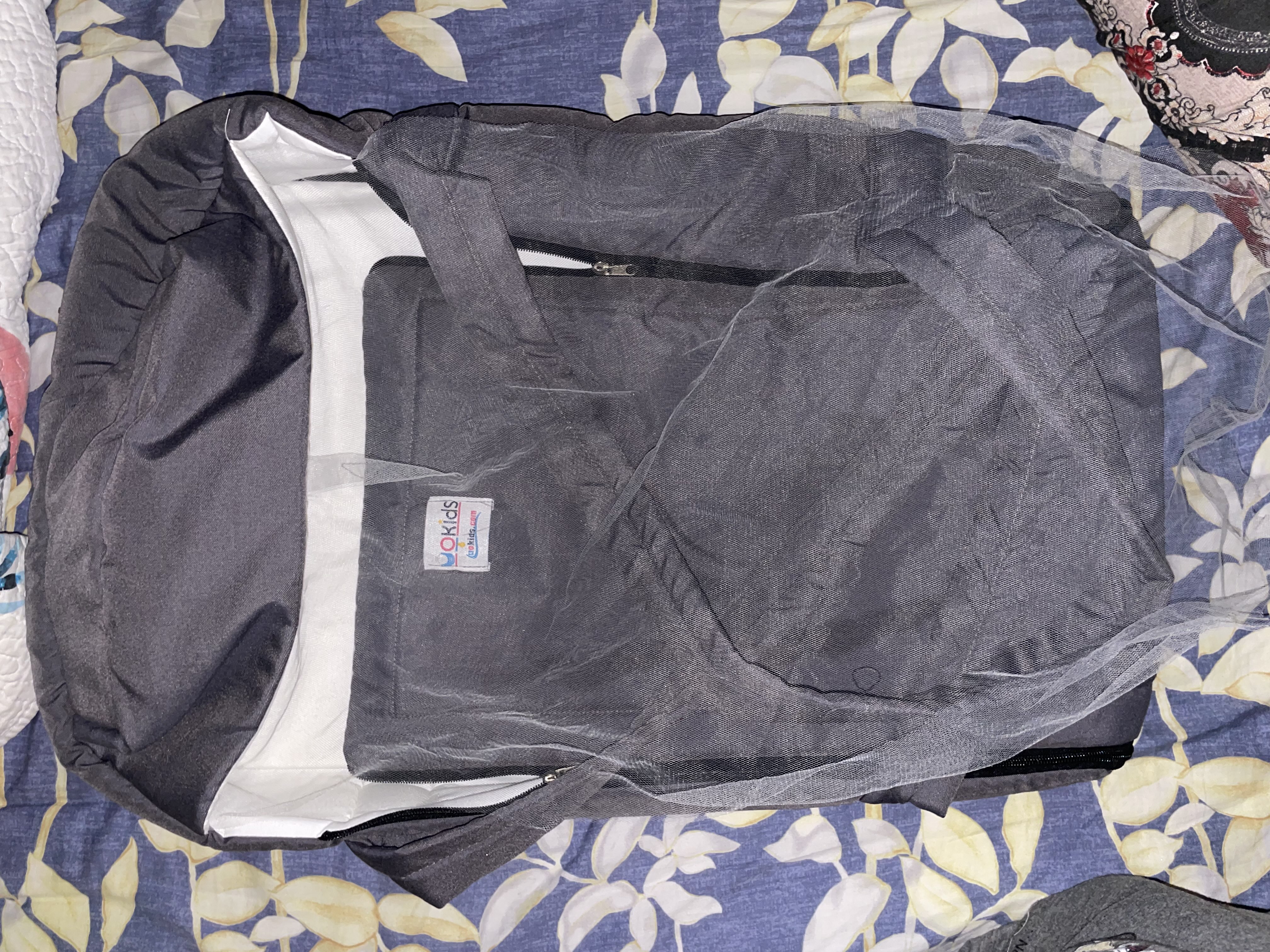 baby carrycot