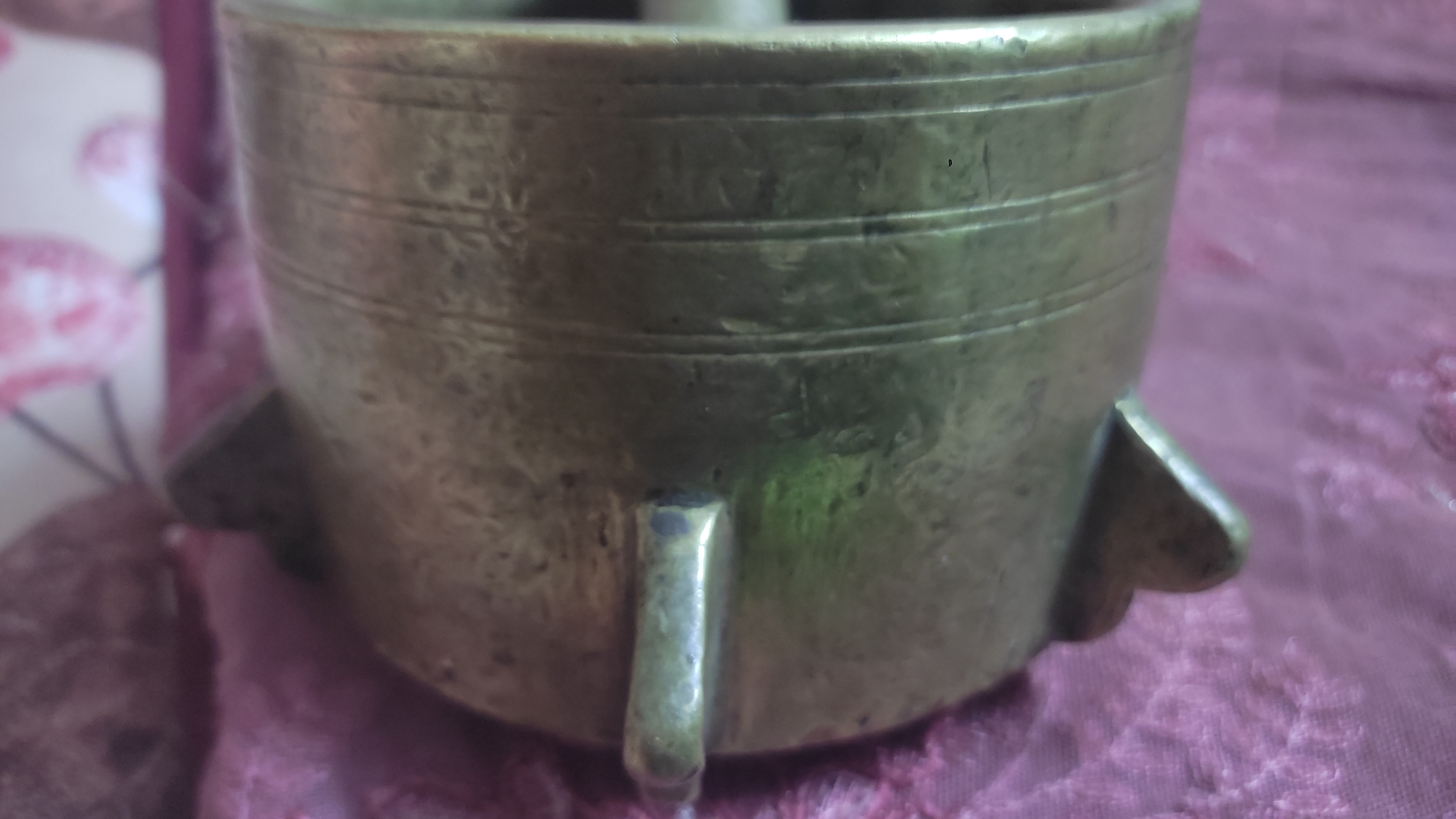 هون نحاس قديم جدا عمره اكتر من 150سنه
