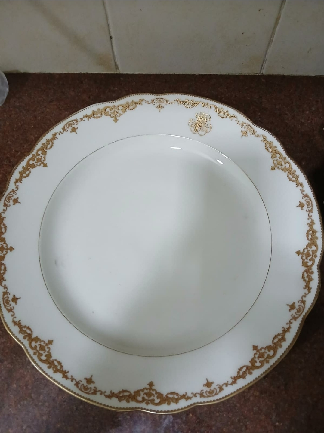 طبق انتيك
