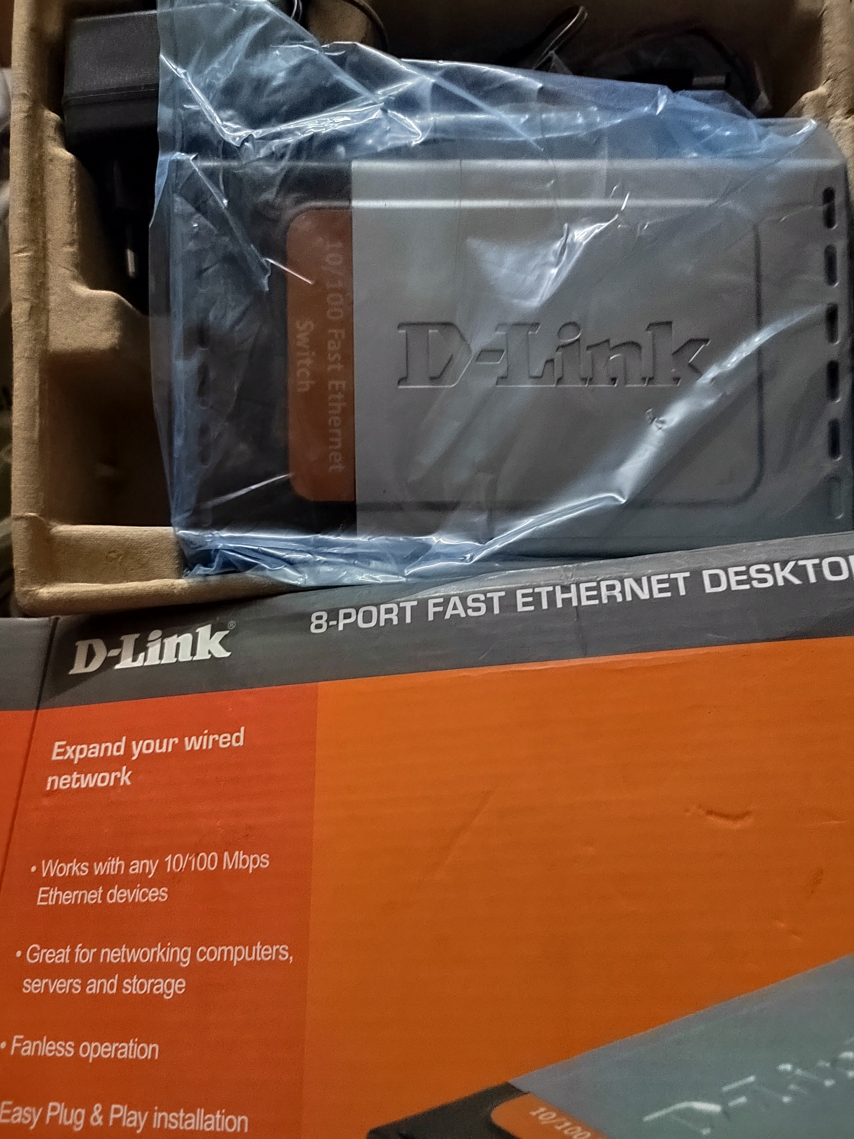سويتش دي لينك 8 مخرج Switch D-LINK -1008D