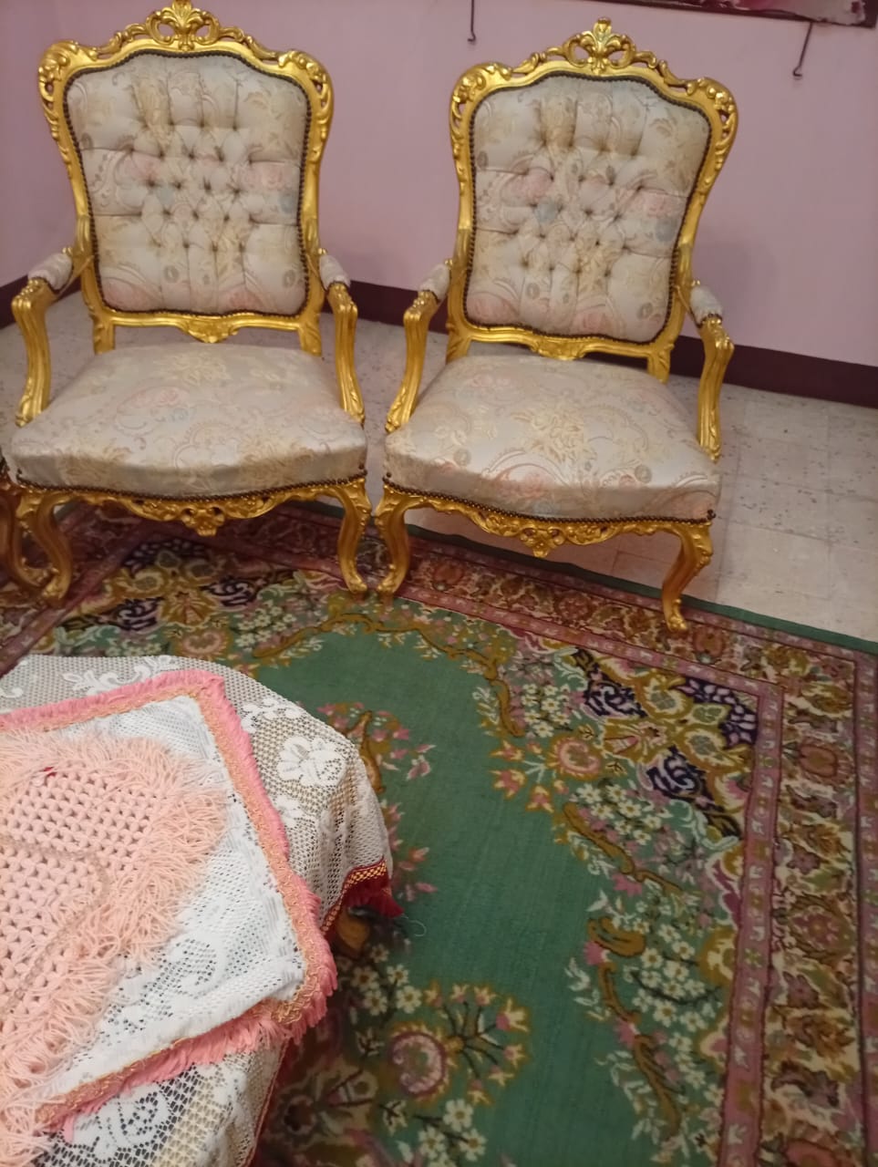 صالون مذهب للبيع