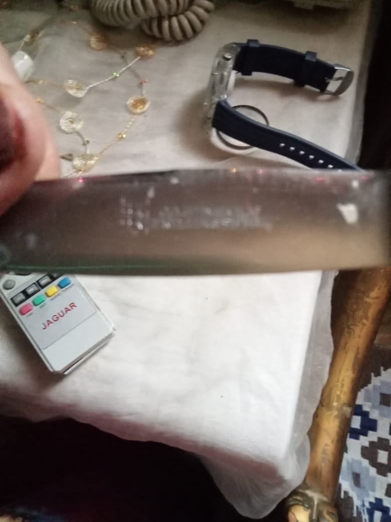 شنطه معالق وسكاكين  وشوك انتيكه من ايام الملك فؤاد الاول مطلى فضه صناعه المانى وكل قطعه عليها الختم