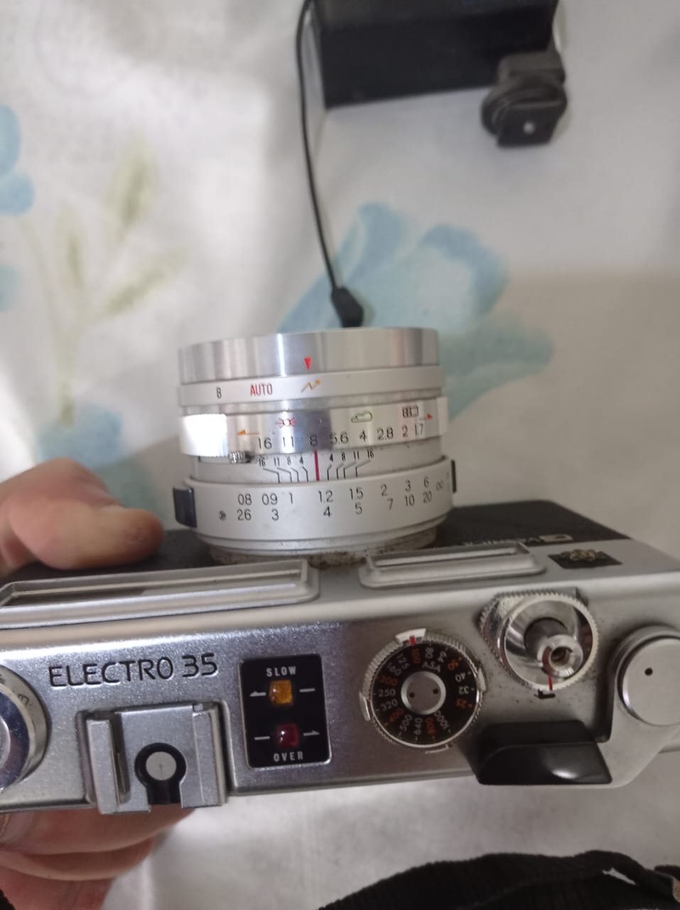 كاميرا ياشيكا إلكترو 35 GSN للبيع بحالة ممتازة قابل للبدل او للتفاوض البسيط