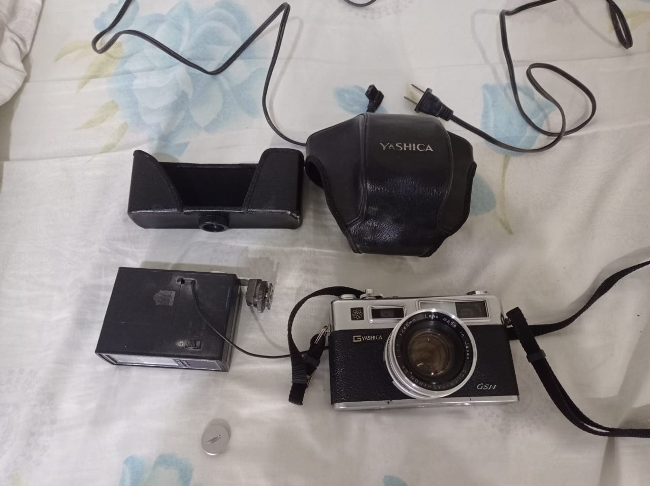 كاميرا ياشيكا إلكترو 35 GSN للبيع بحالة ممتازة قابل للبدل او للتفاوض البسيط