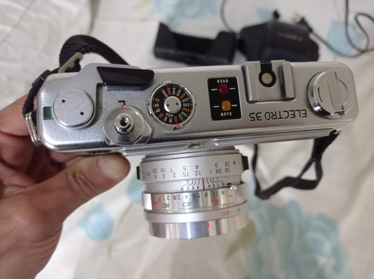 كاميرا ياشيكا إلكترو 35 GSN للبيع بحالة ممتازة قابل للبدل او للتفاوض البسيط