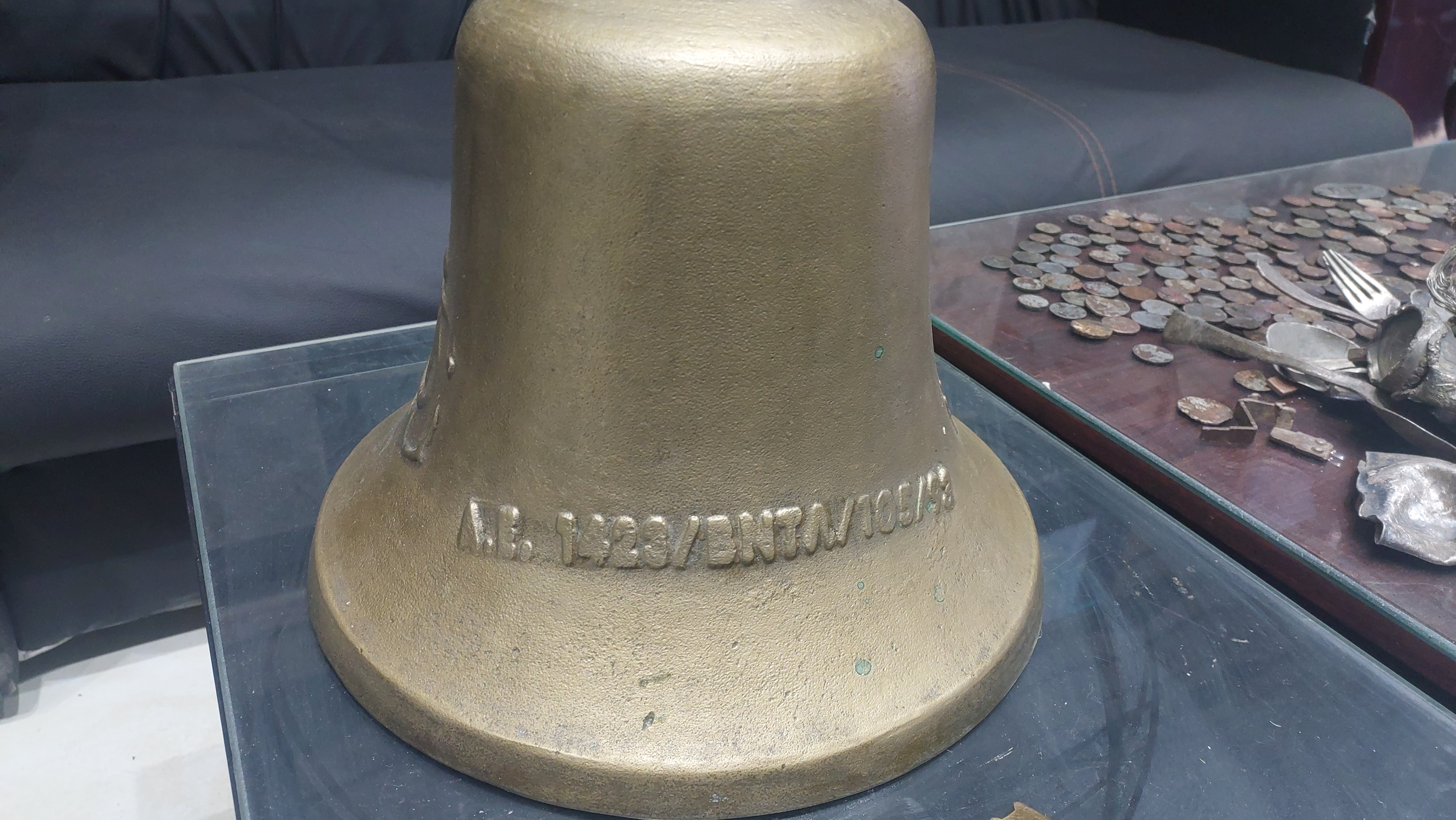 جرس مركب يوناني مصنوع ١٤٢٣ م بقاله ٧٠٠ عام