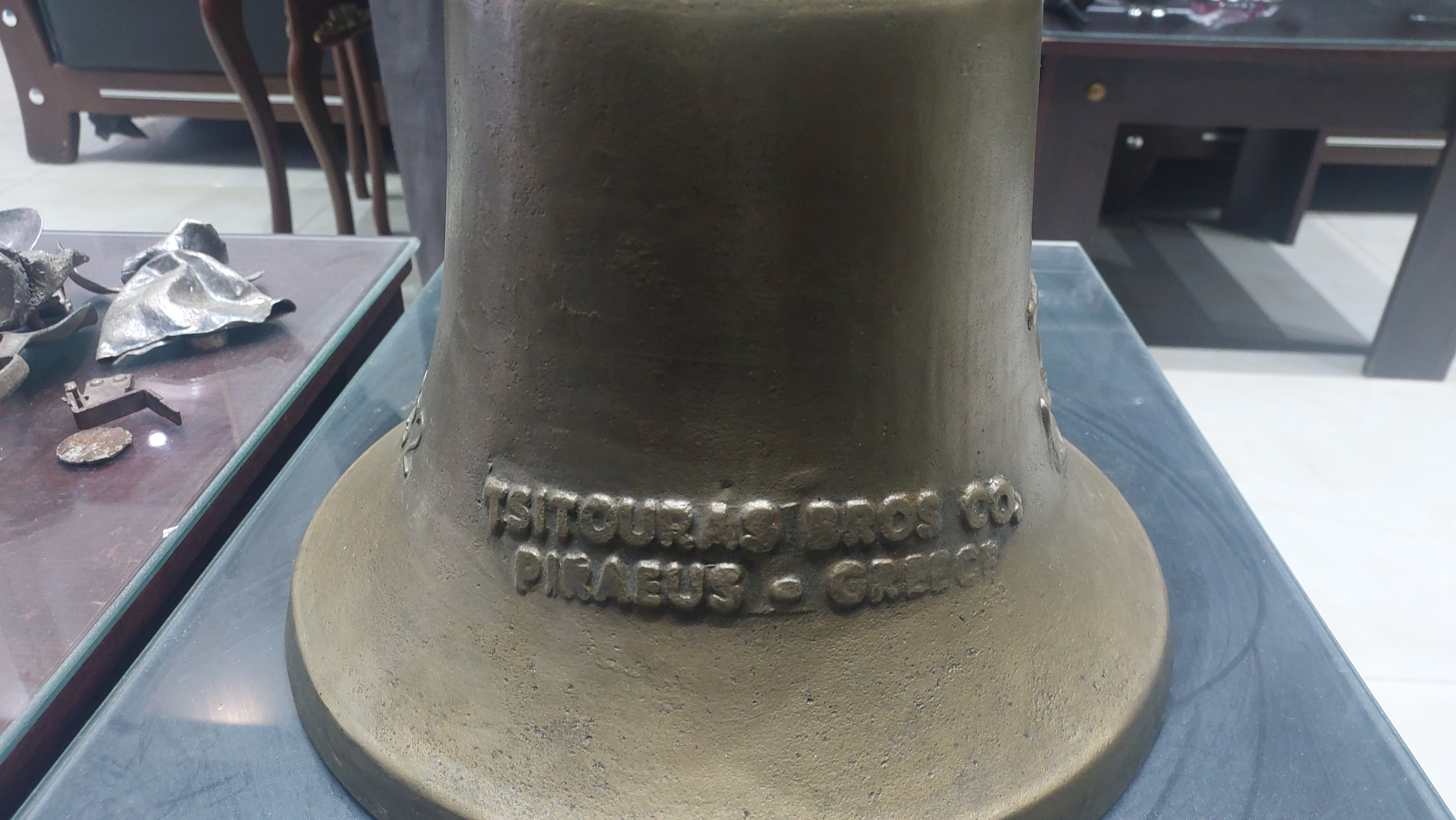 جرس مركب يوناني مصنوع ١٤٢٣ م بقاله ٧٠٠ عام