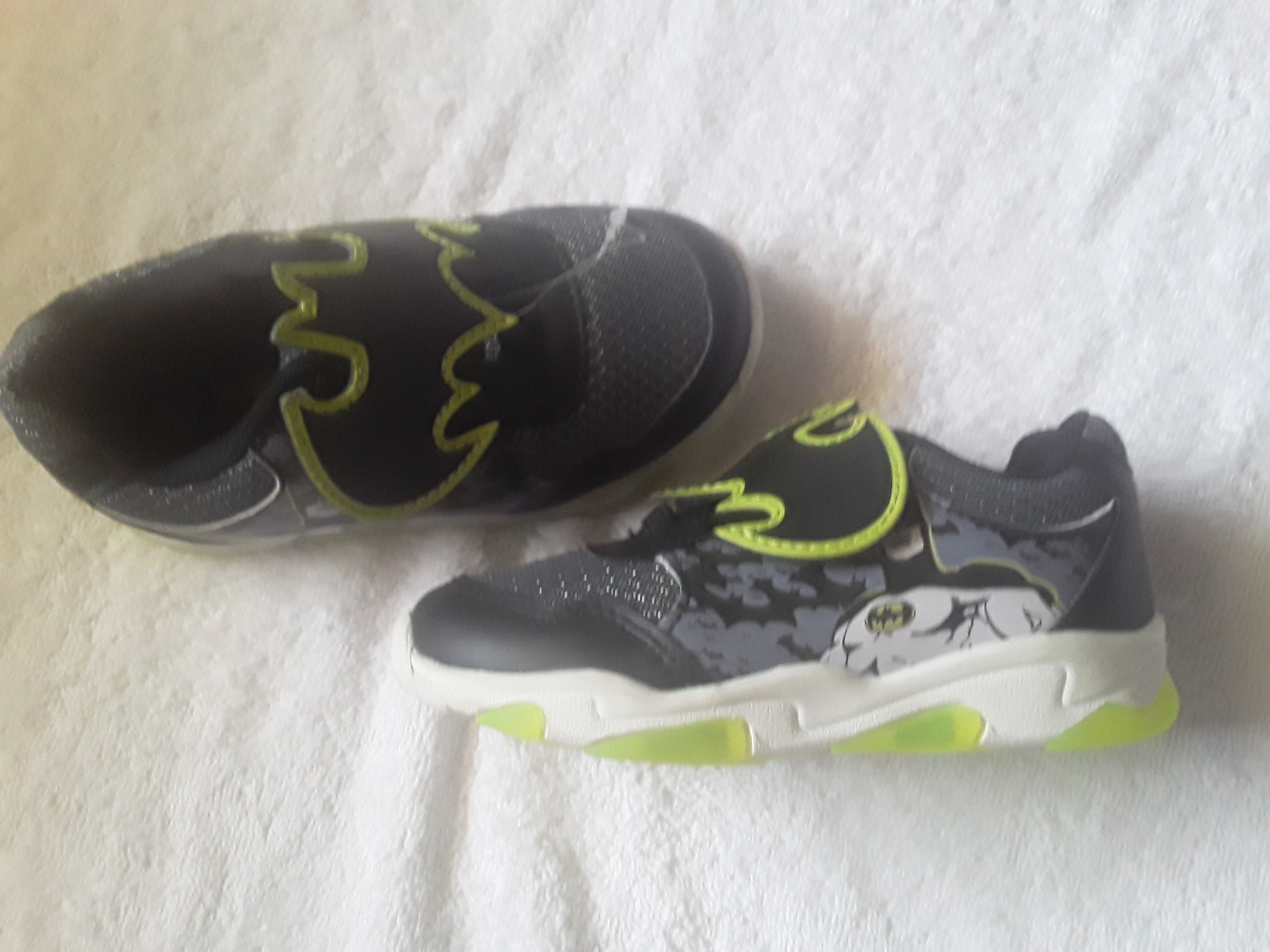 حذاء رياضي للاولاد