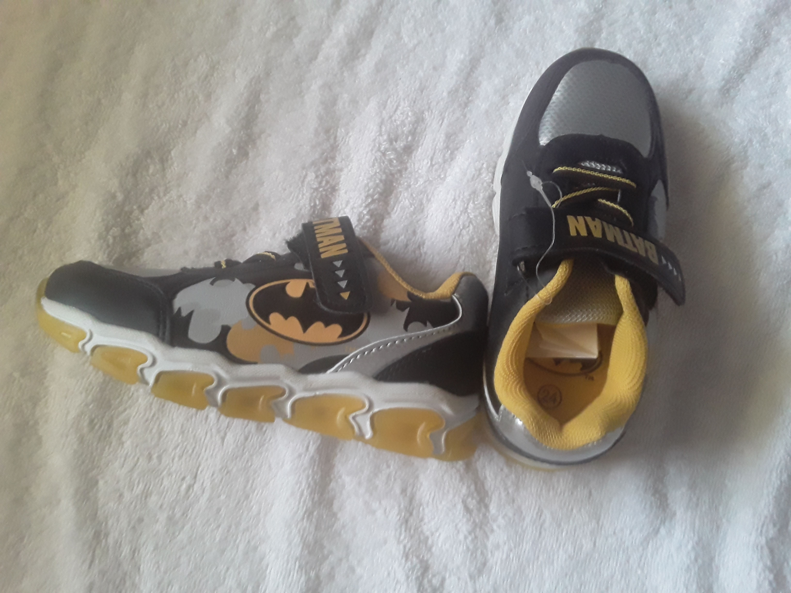 حذاء رياضي للاولاد