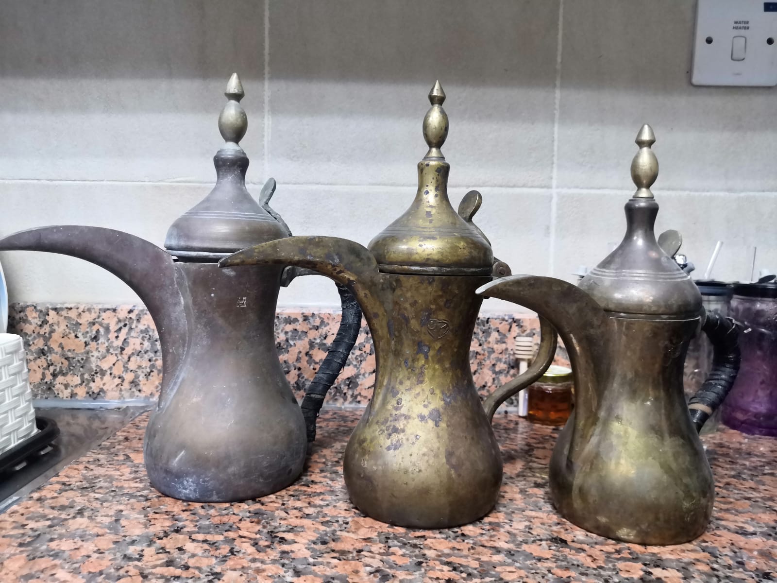 ثلاث دلات رسلان قديمة نحاس صناعة سورية