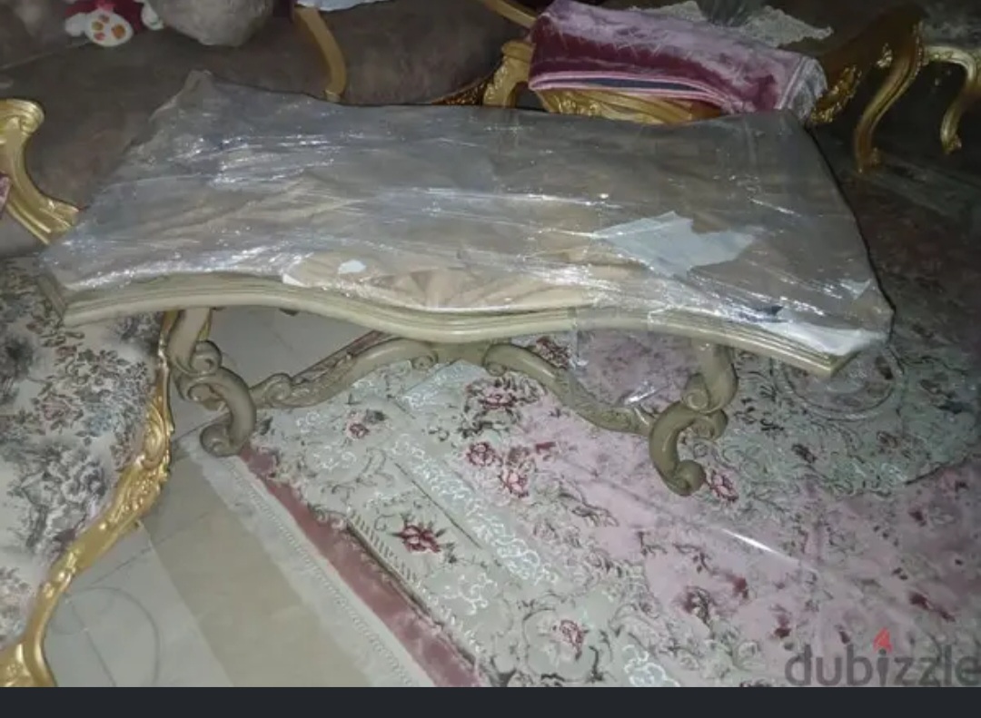 طاولة صالون