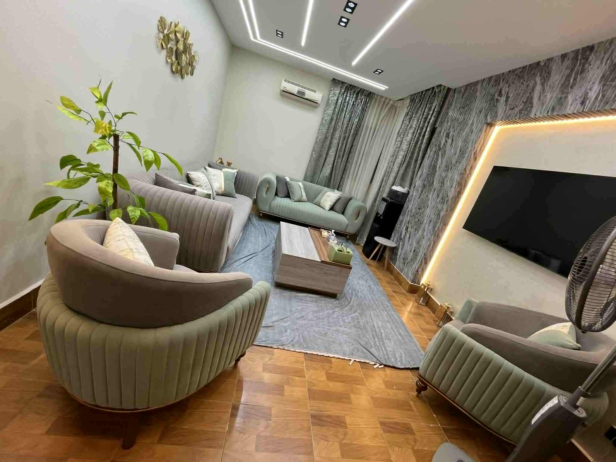 غرفة انتريه / صالون مودرن