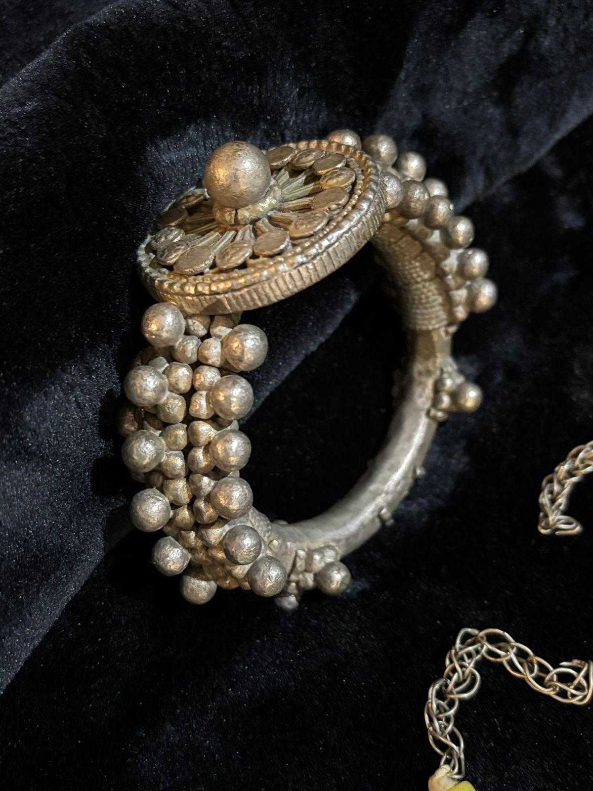 مساغ أثري نسائي مميز