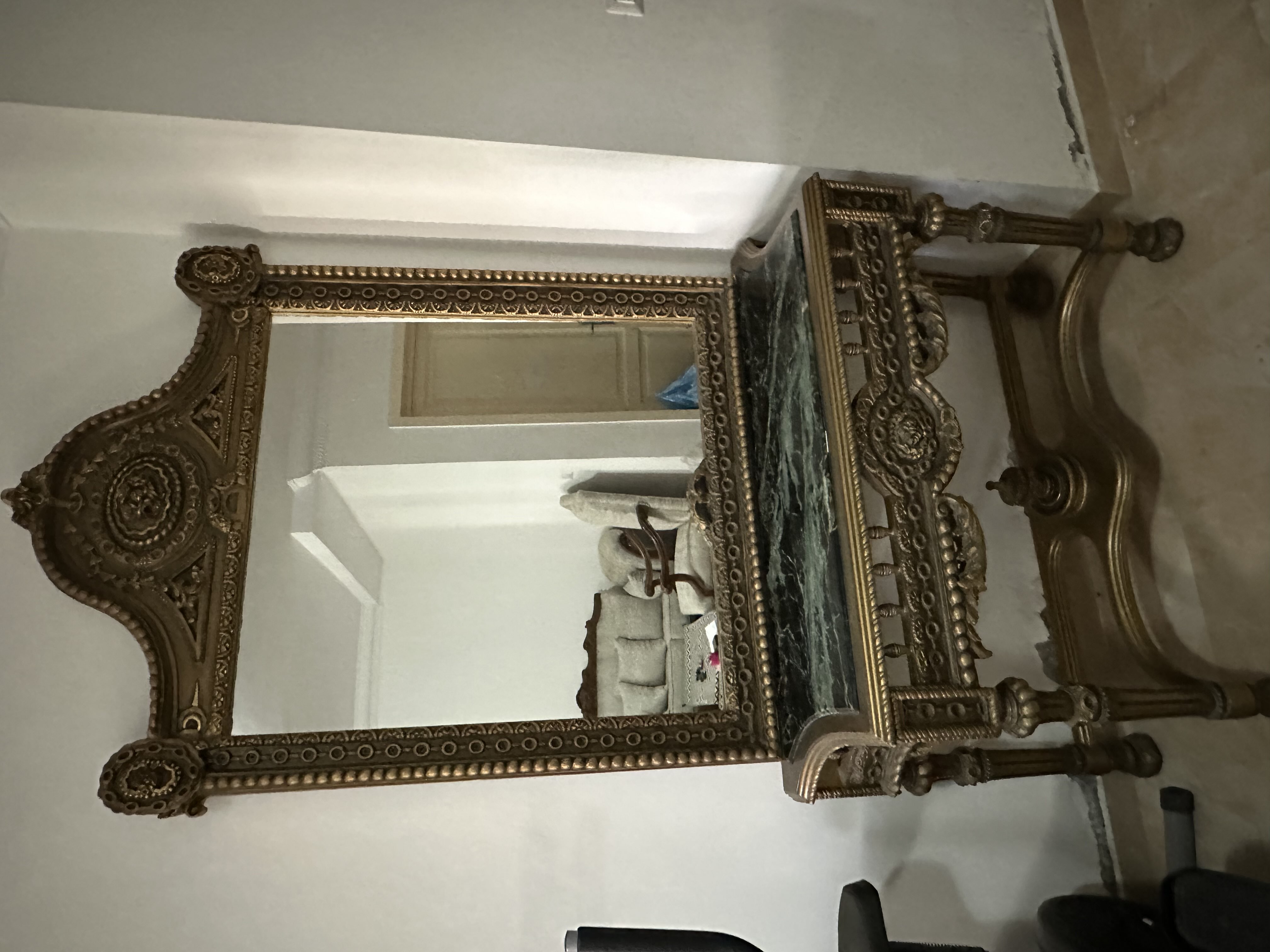 mirror stand , كونسول رائع