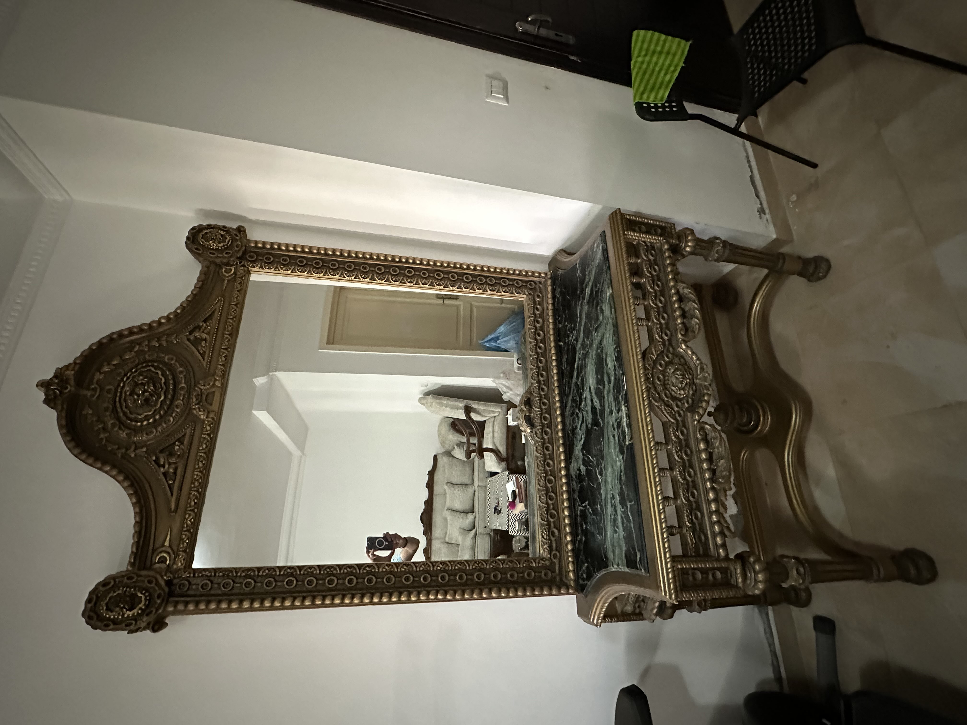 mirror stand , كونسول رائع