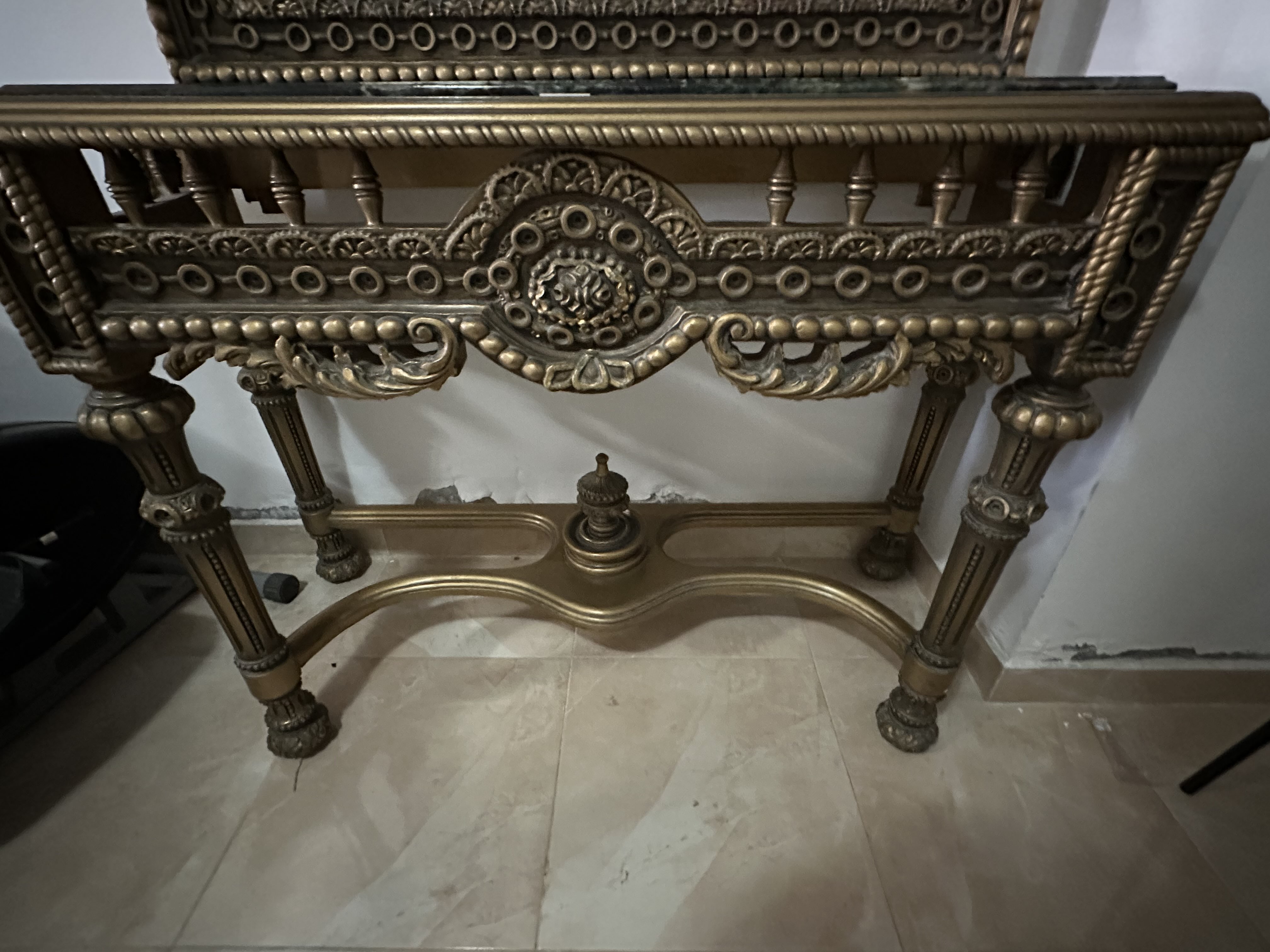 mirror stand , كونسول رائع