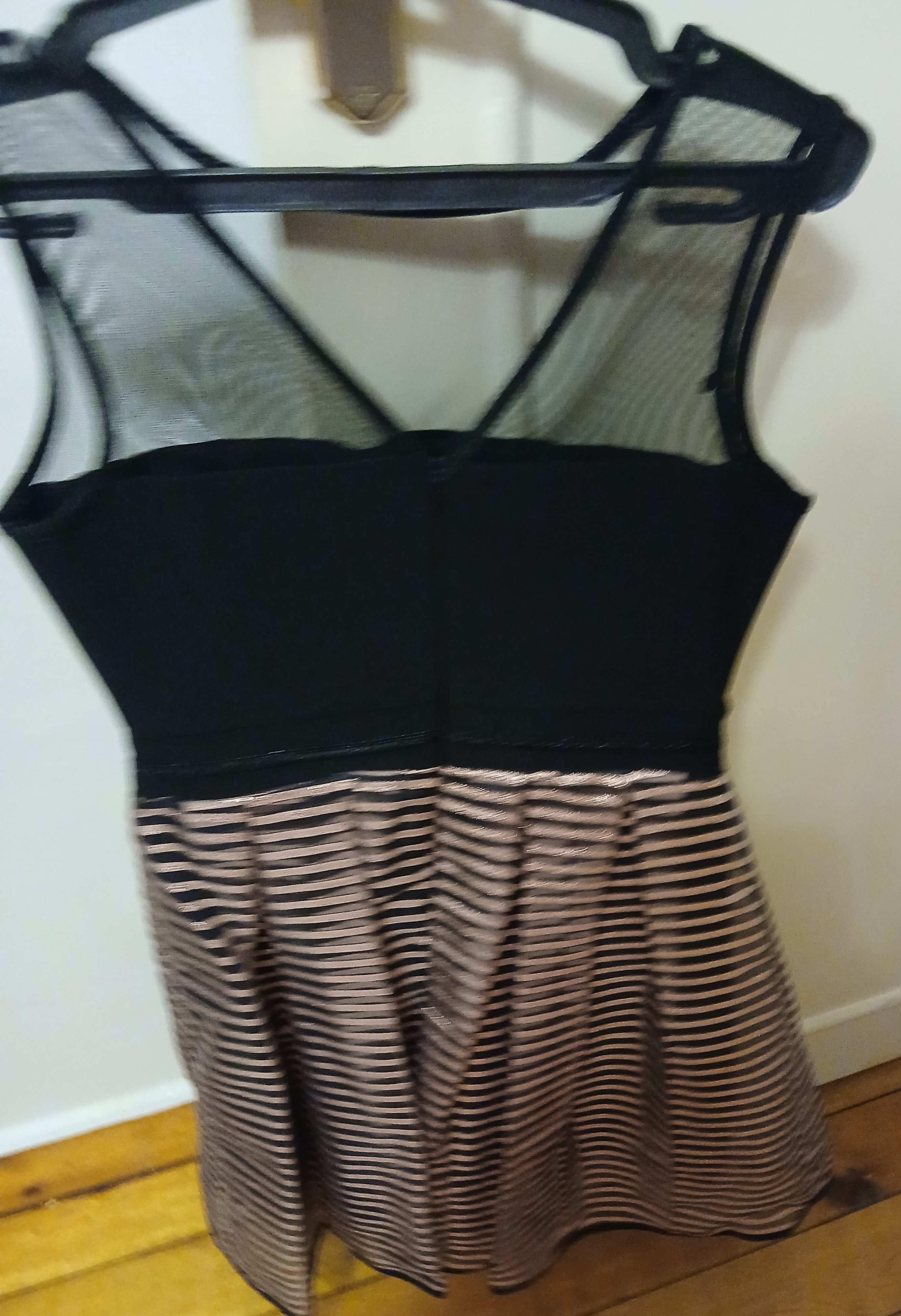 بيع فستان سواريه