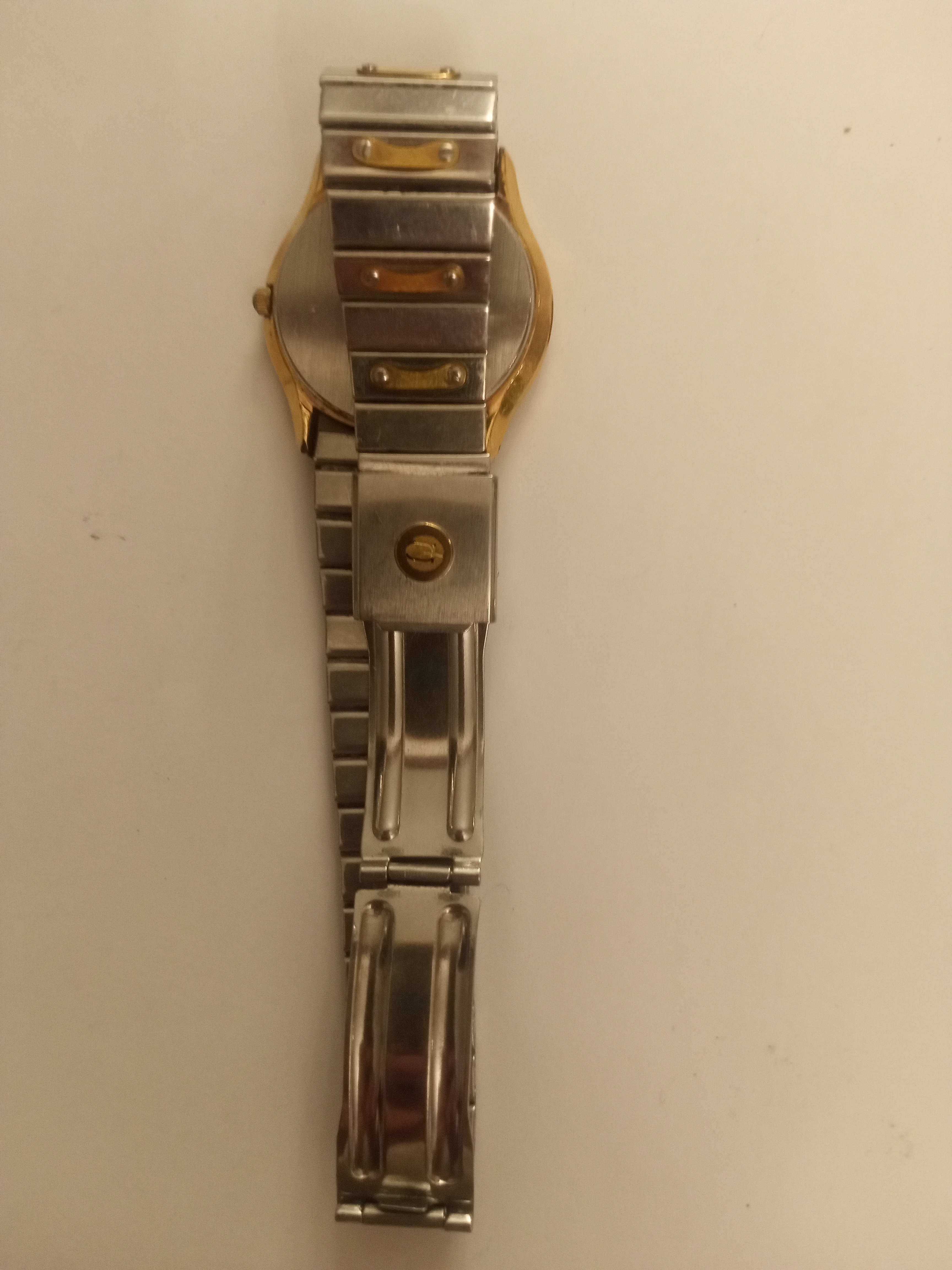 للبيع ساعة يد رجالي