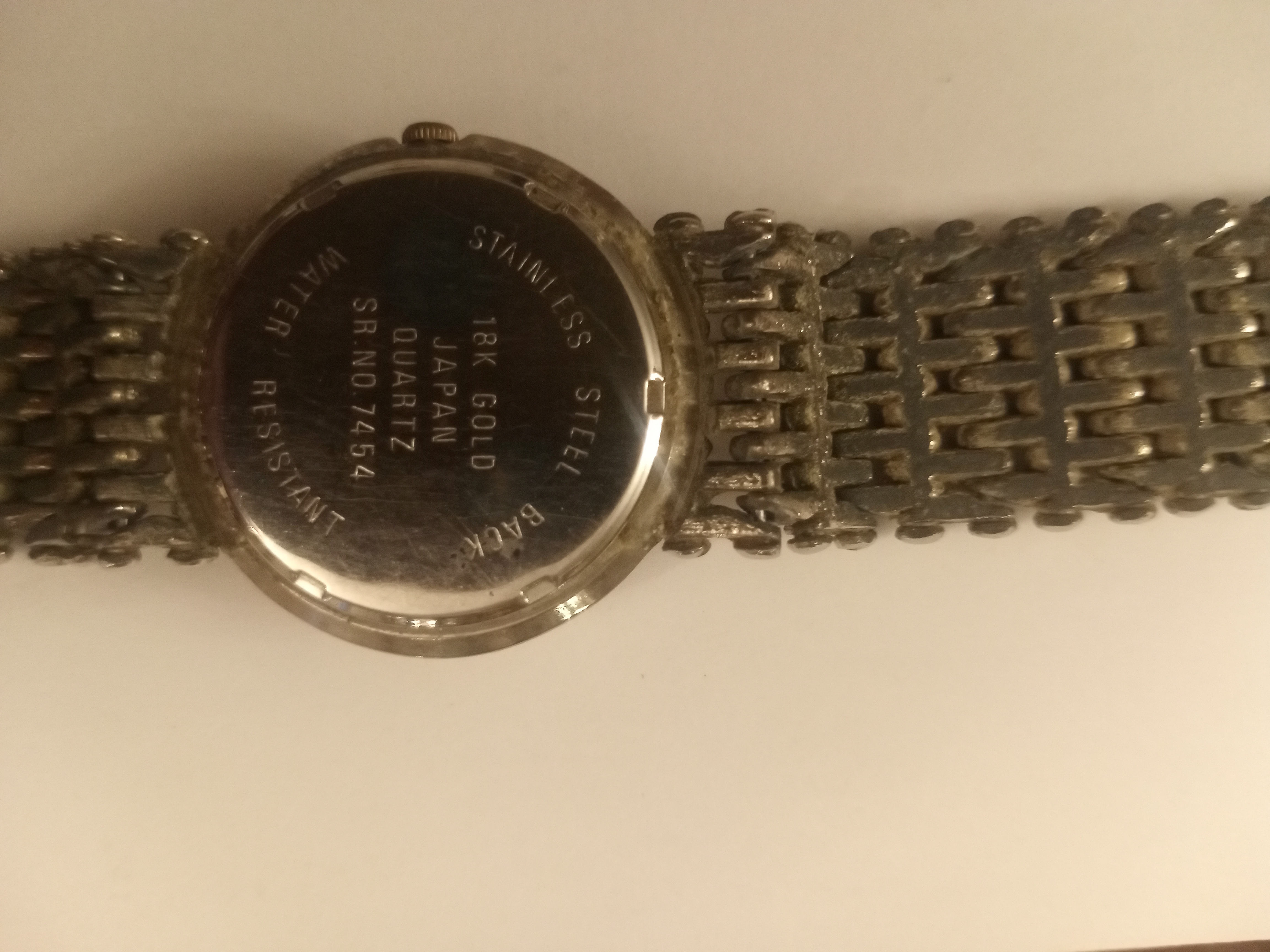 للبيع طقم ساعتين يد واحدة رجالي والثانية نسائي