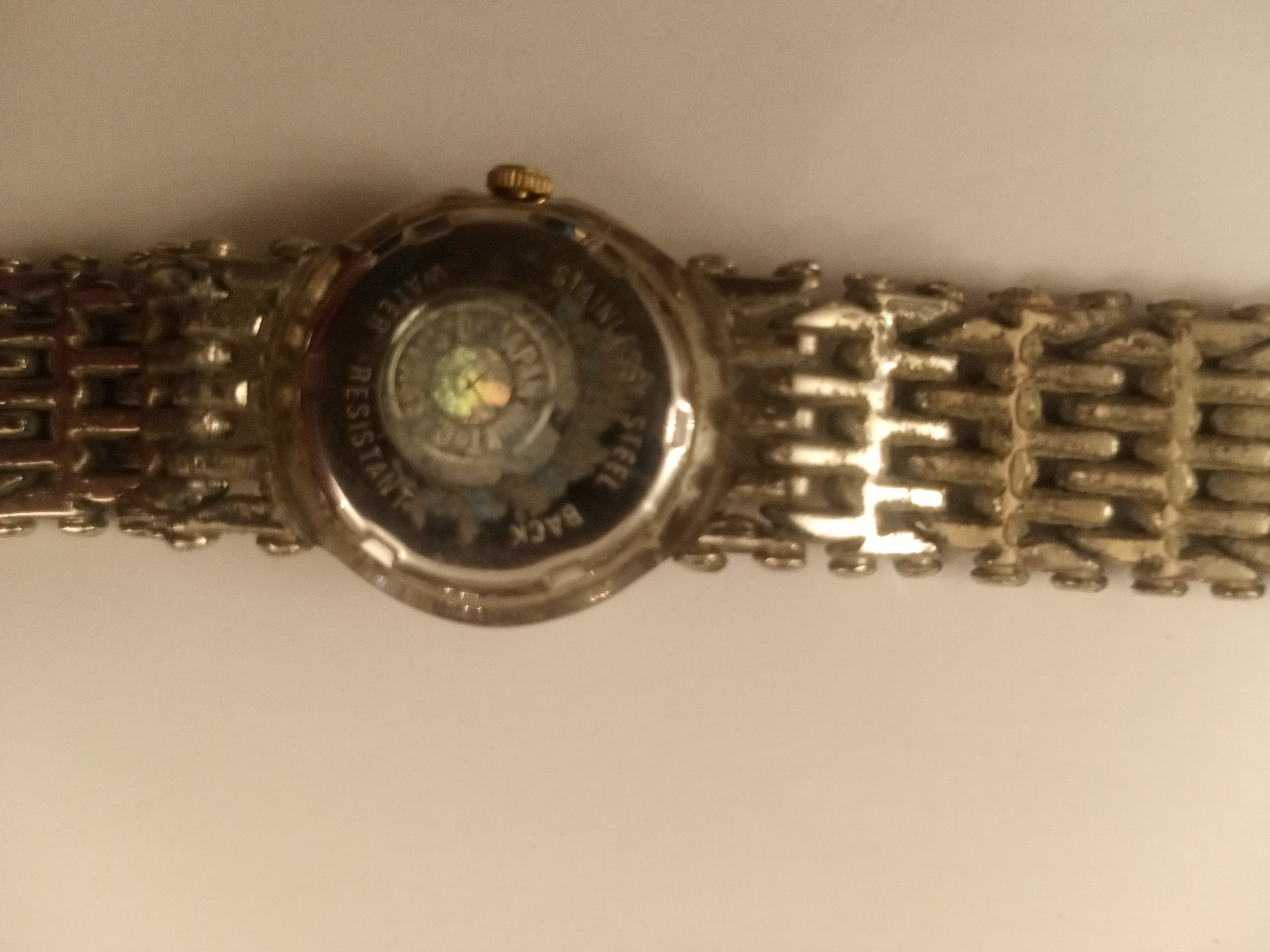 للبيع طقم ساعتين يد واحدة رجالي والثانية نسائي