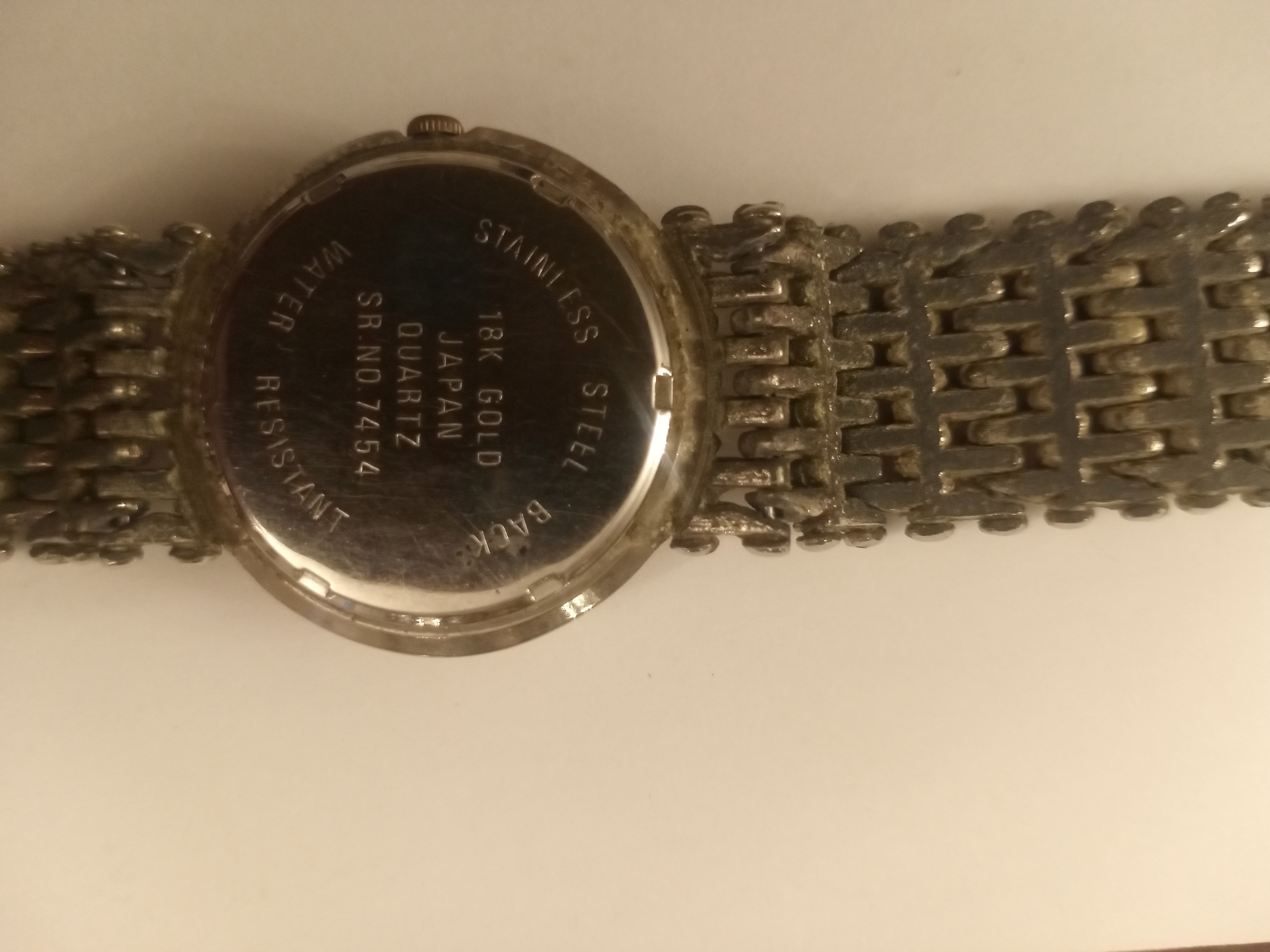 للبيع طقم ساعتين يد واحدة رجالي والثانية نسائي