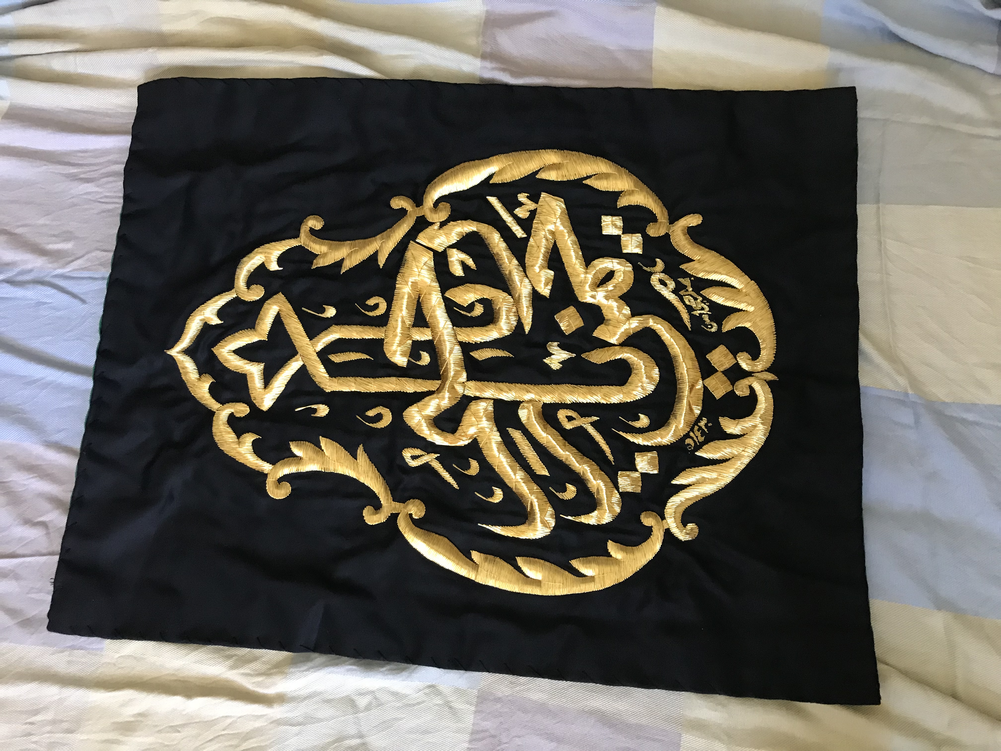 قنديل مطلي بالذهب من كسوه الكعبه الشريفة للبيع