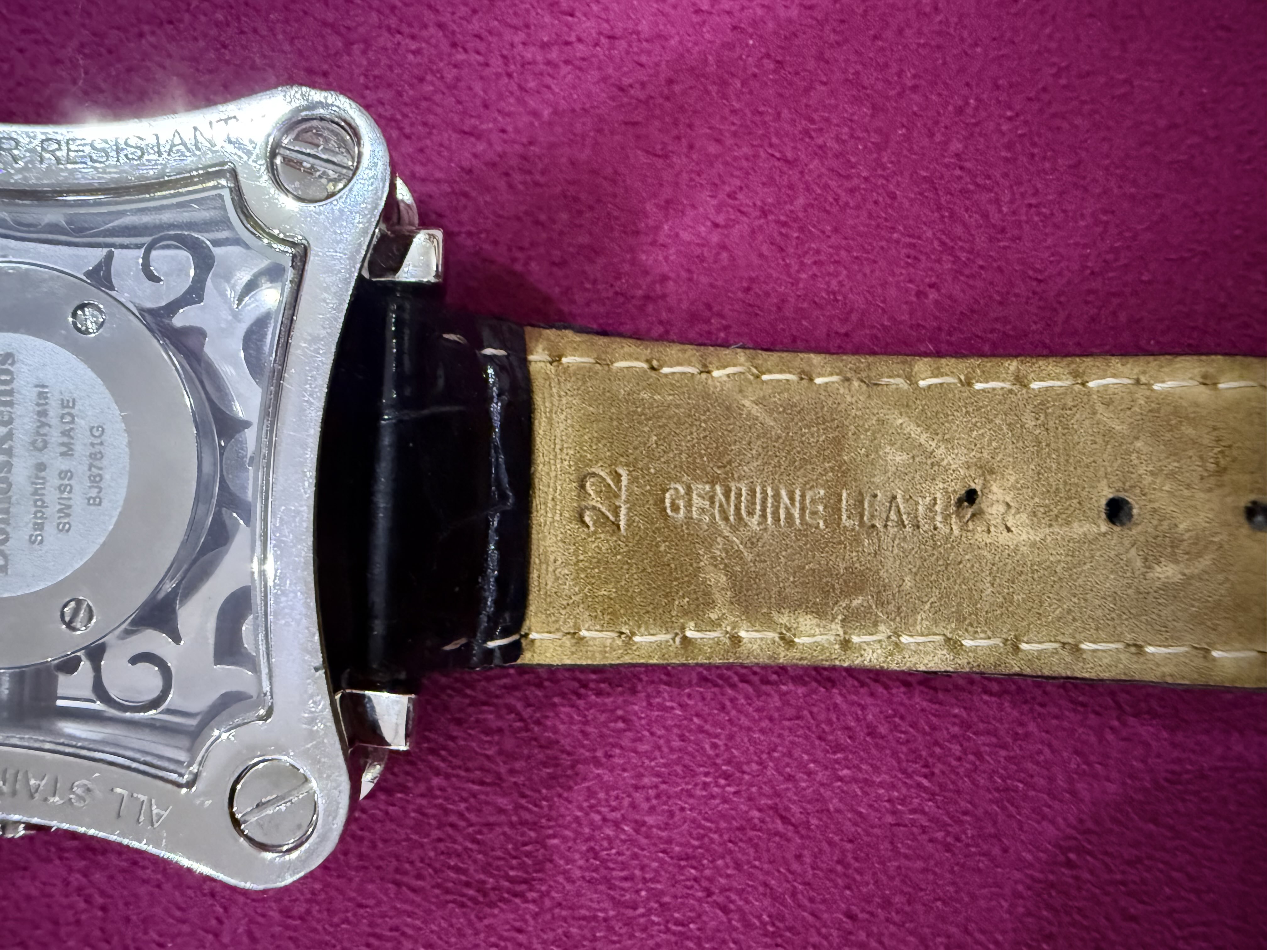 ساعة قطعة واحدة