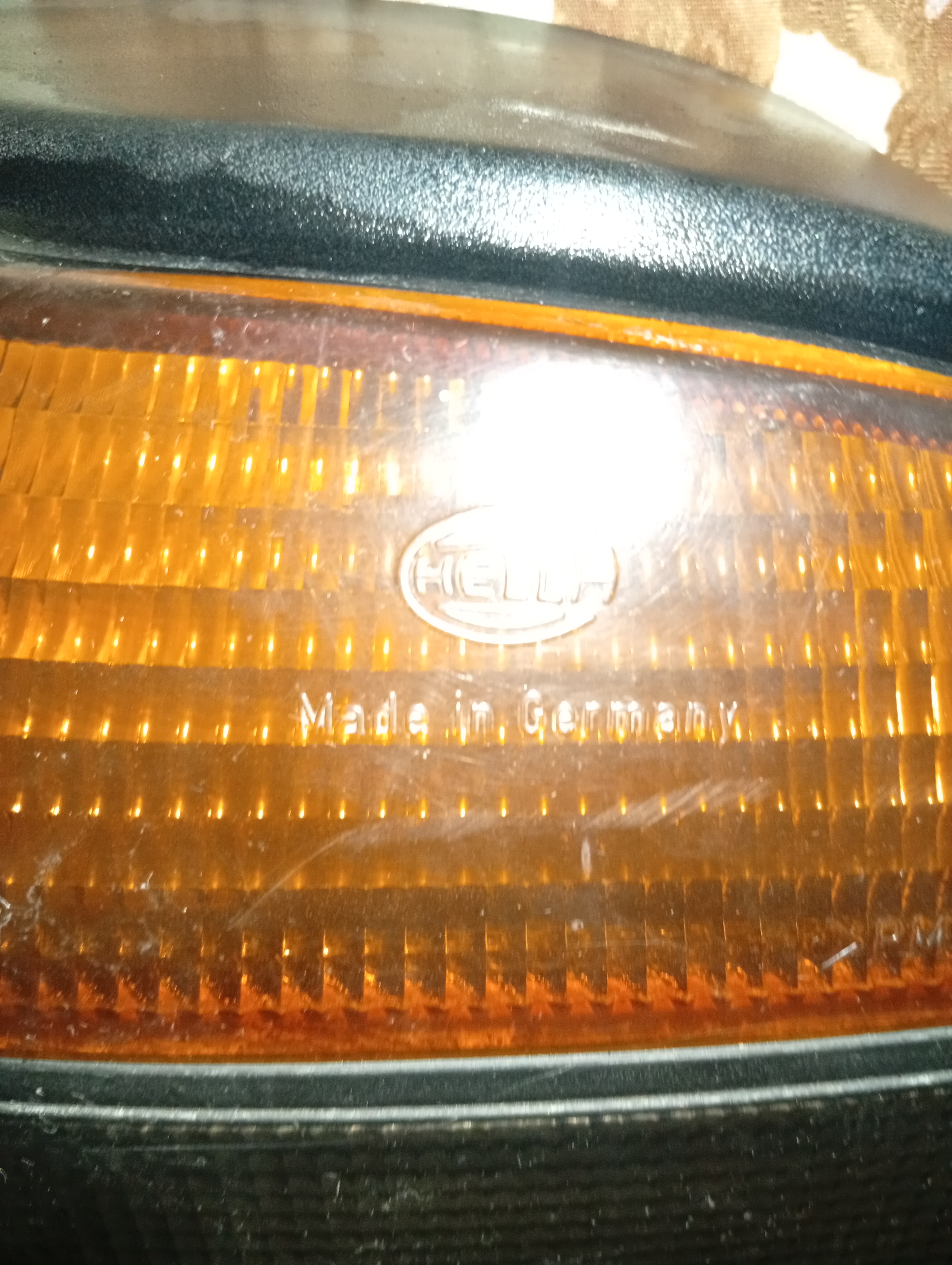 فوانيس خلفى جولف 3 اسموك بالخرايط والعازل المانى اوريجينال