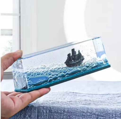 سفينة القراصنة العائمة