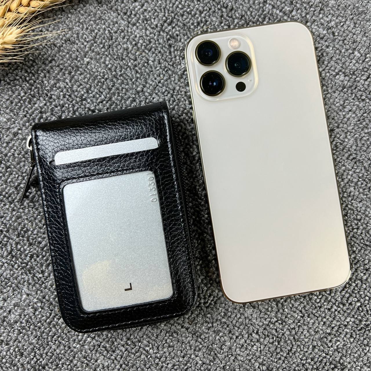 محفظة نقود و بطائق