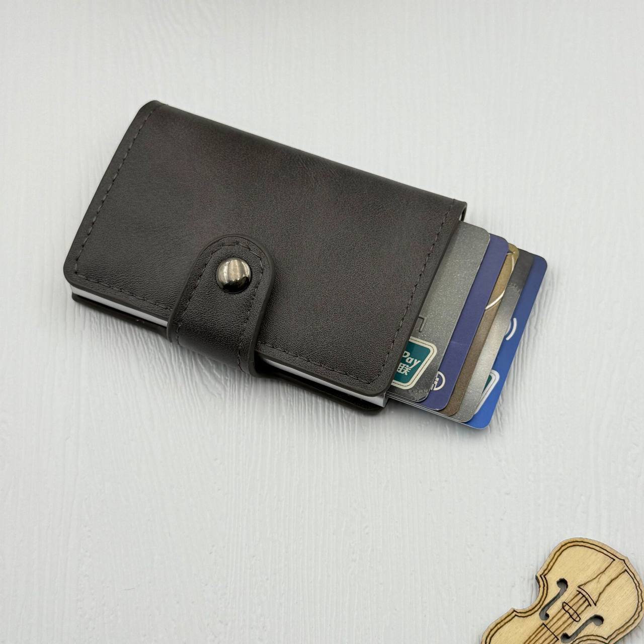محفظة نقود و بطائق أوتوماتيكية للرجال