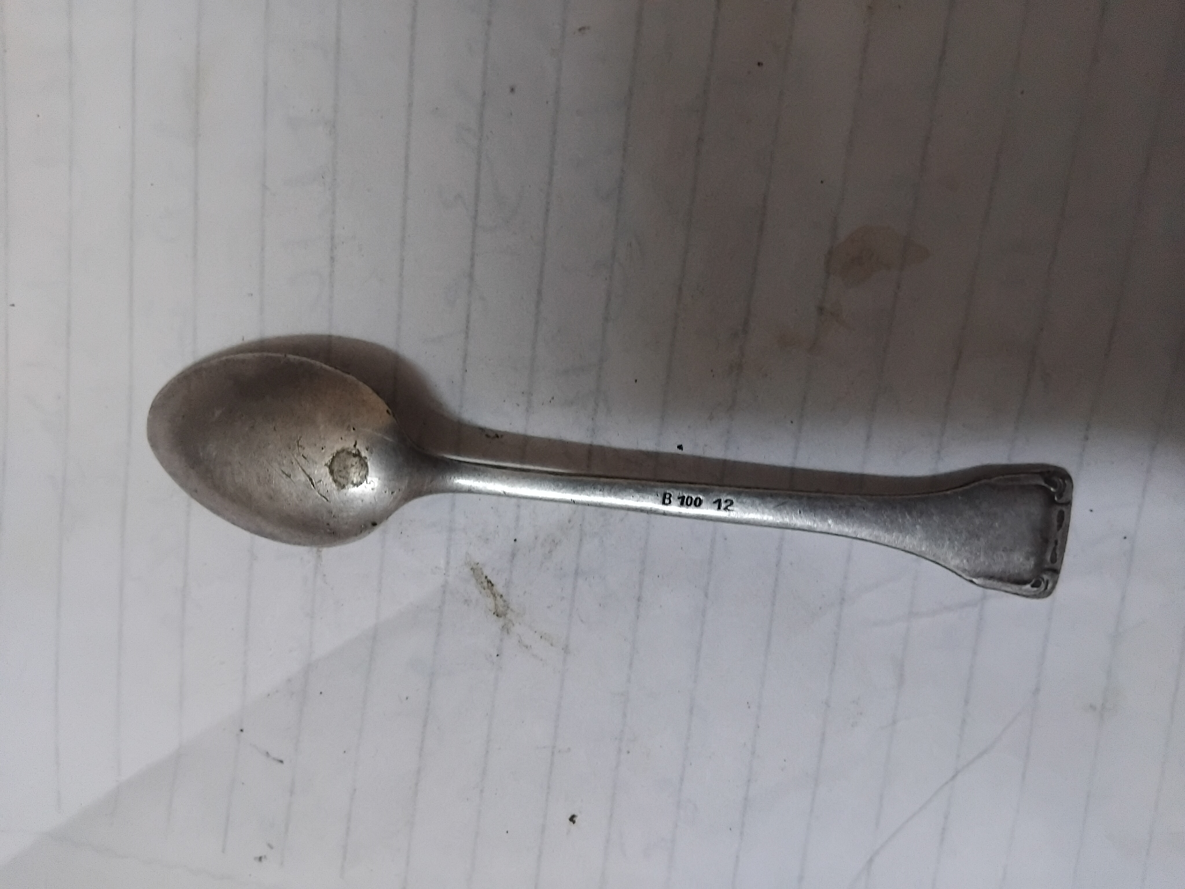 ملعقة فضية عتيقة