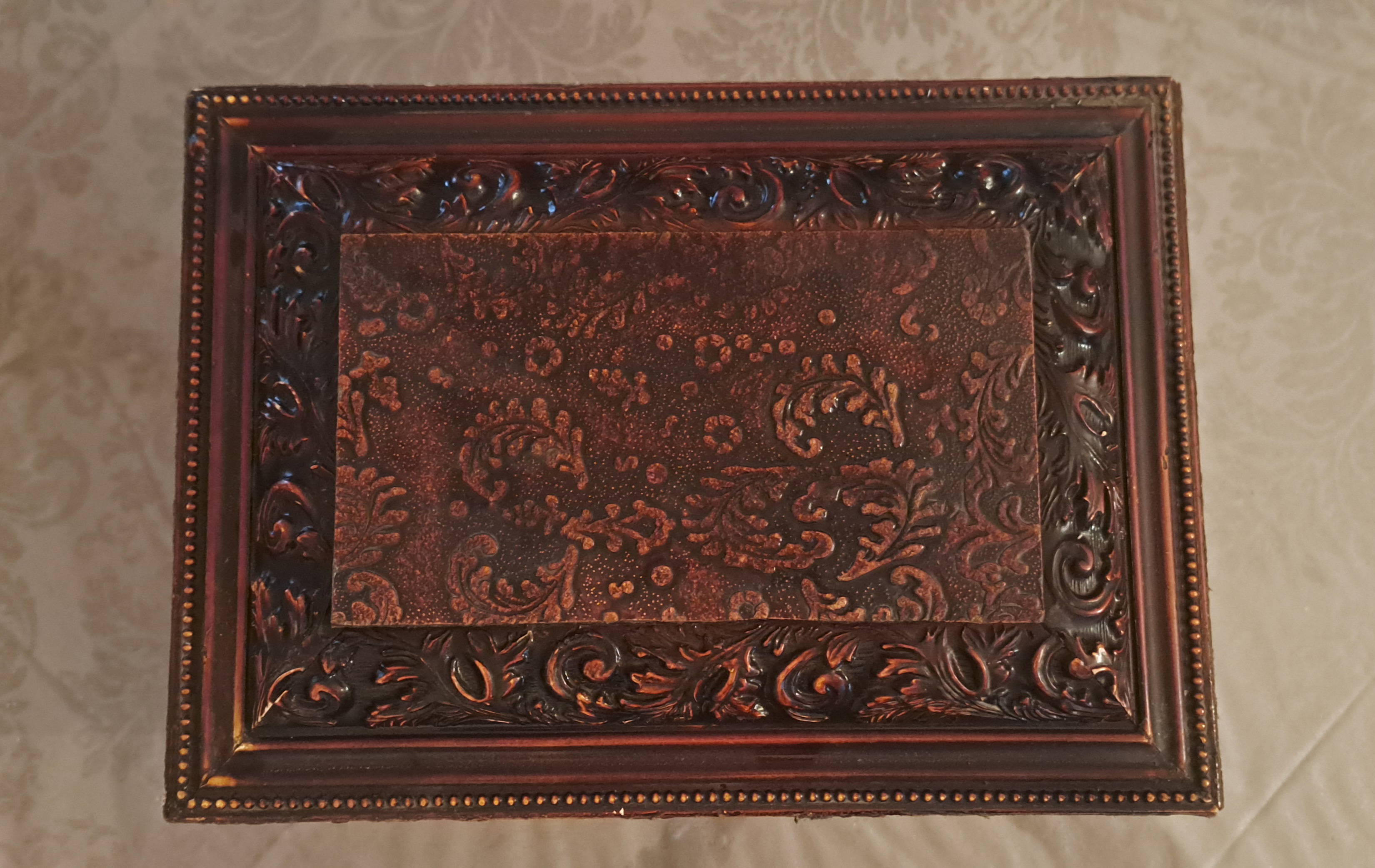 Antique Wooden Box صندوق انتيك خشب