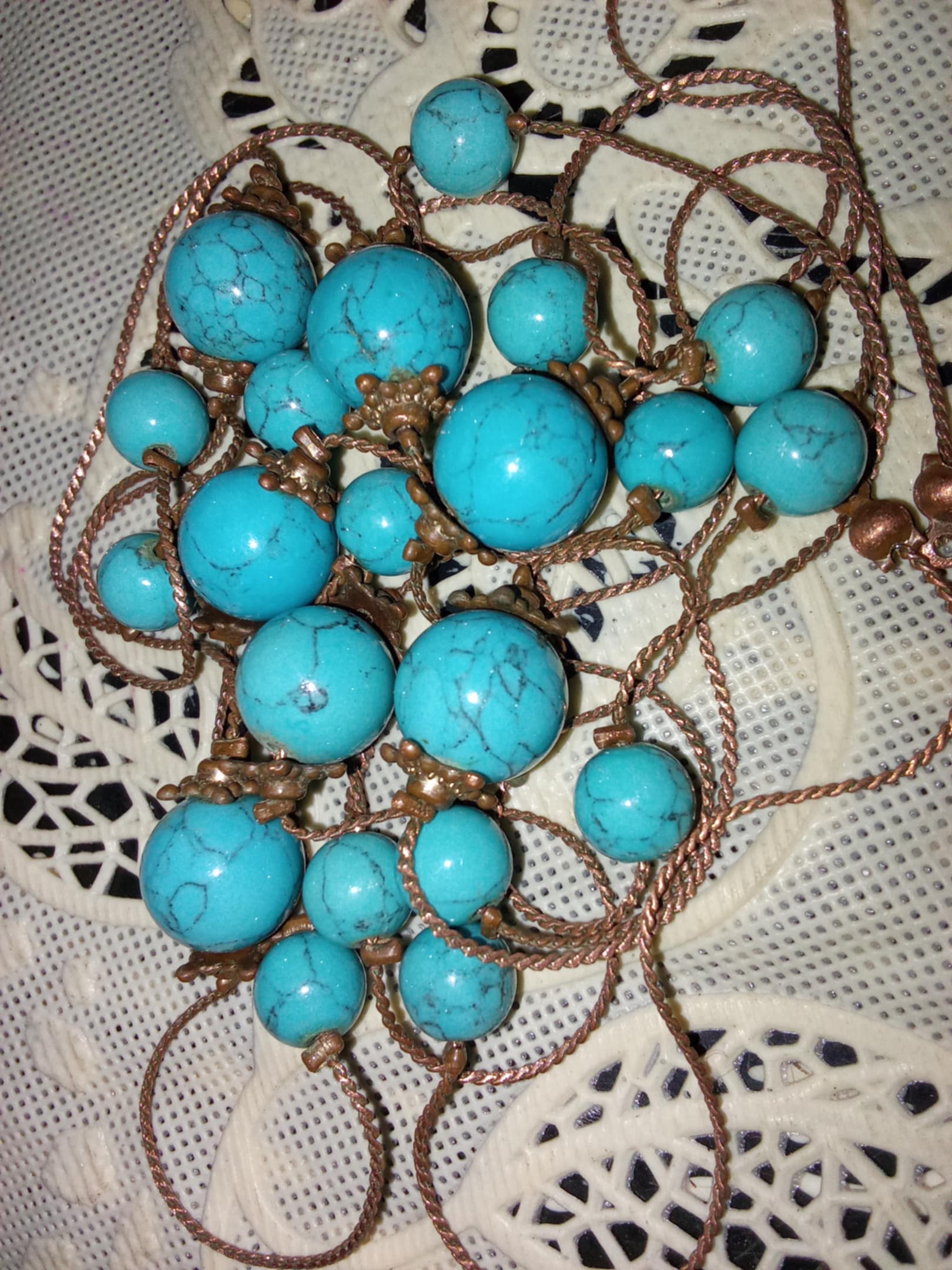 عقد من الفيروز والنحاس انتيكة مورث من تراث قديم عائلى