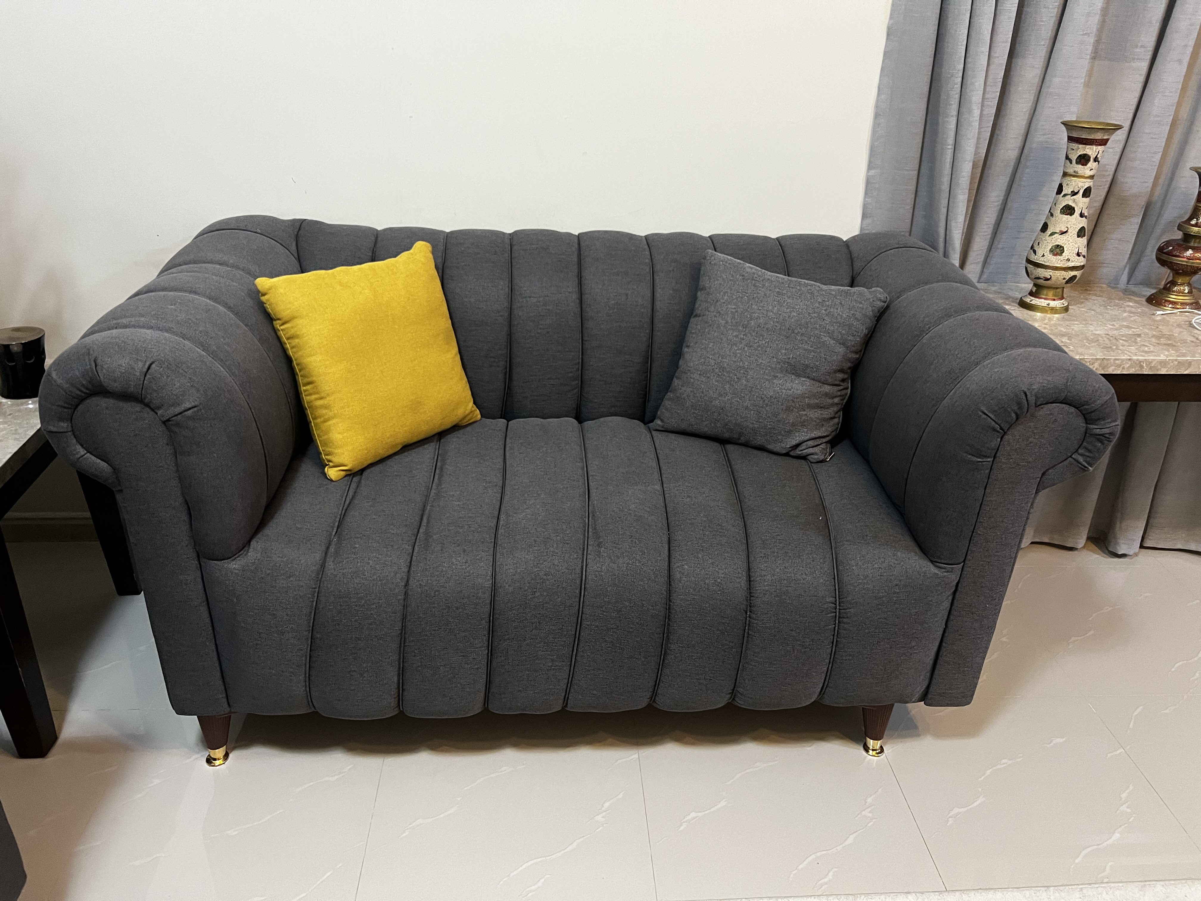 كنب مستخدم للبيع