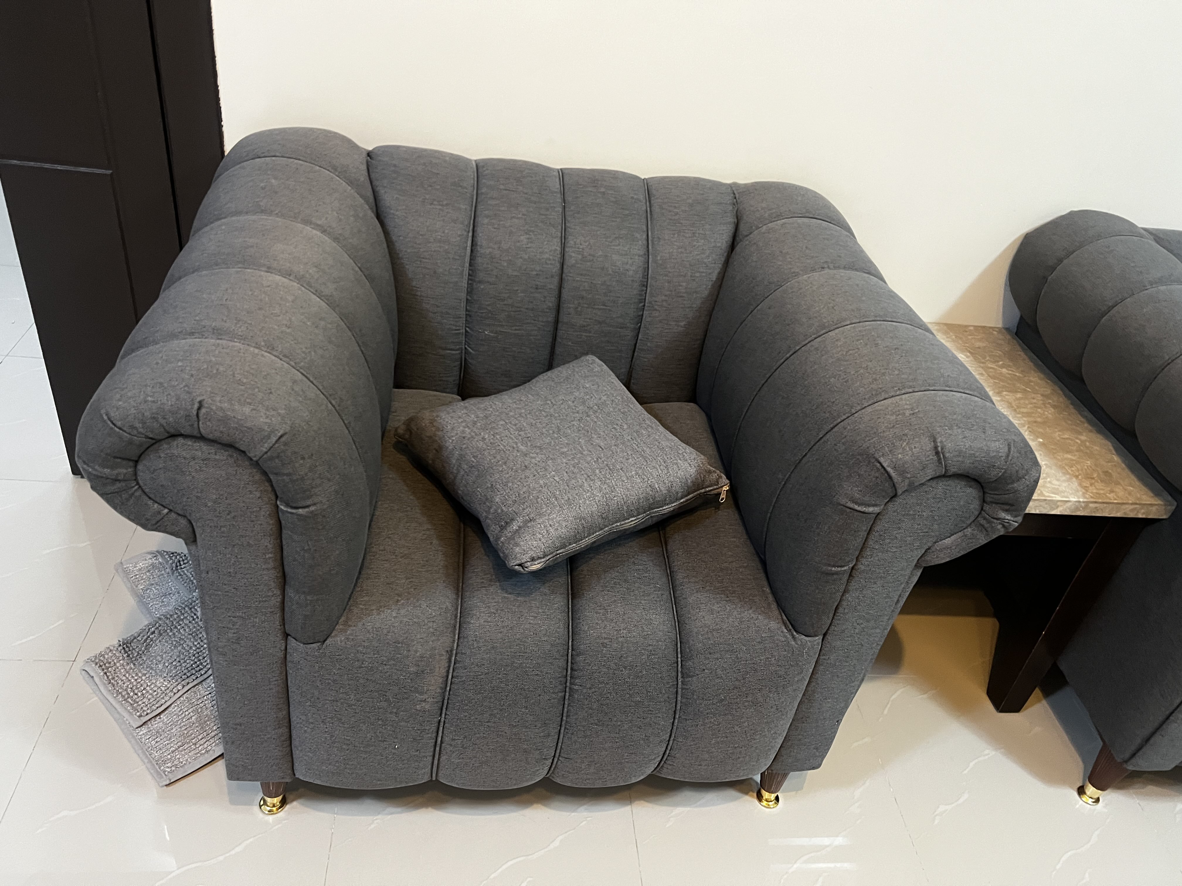 كنب مستخدم للبيع