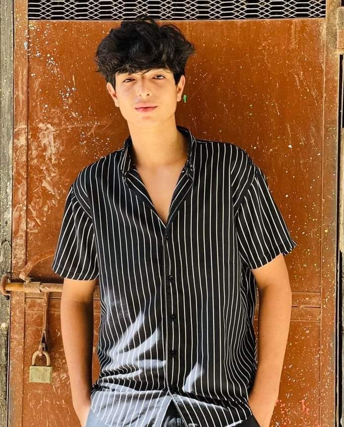 قميص نص كم مقلم ترند