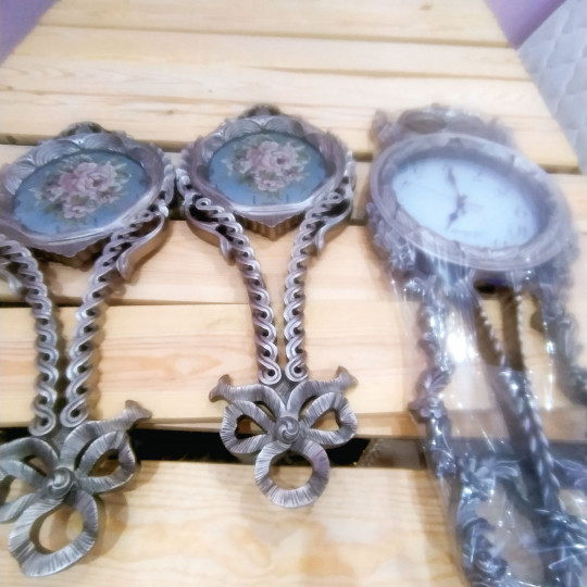 طقم ساعات
