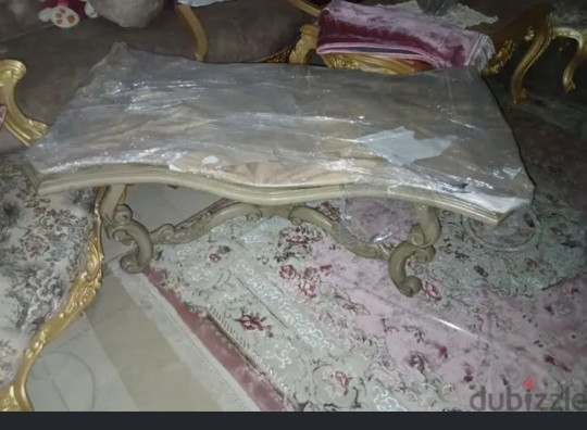 طاولة صالون